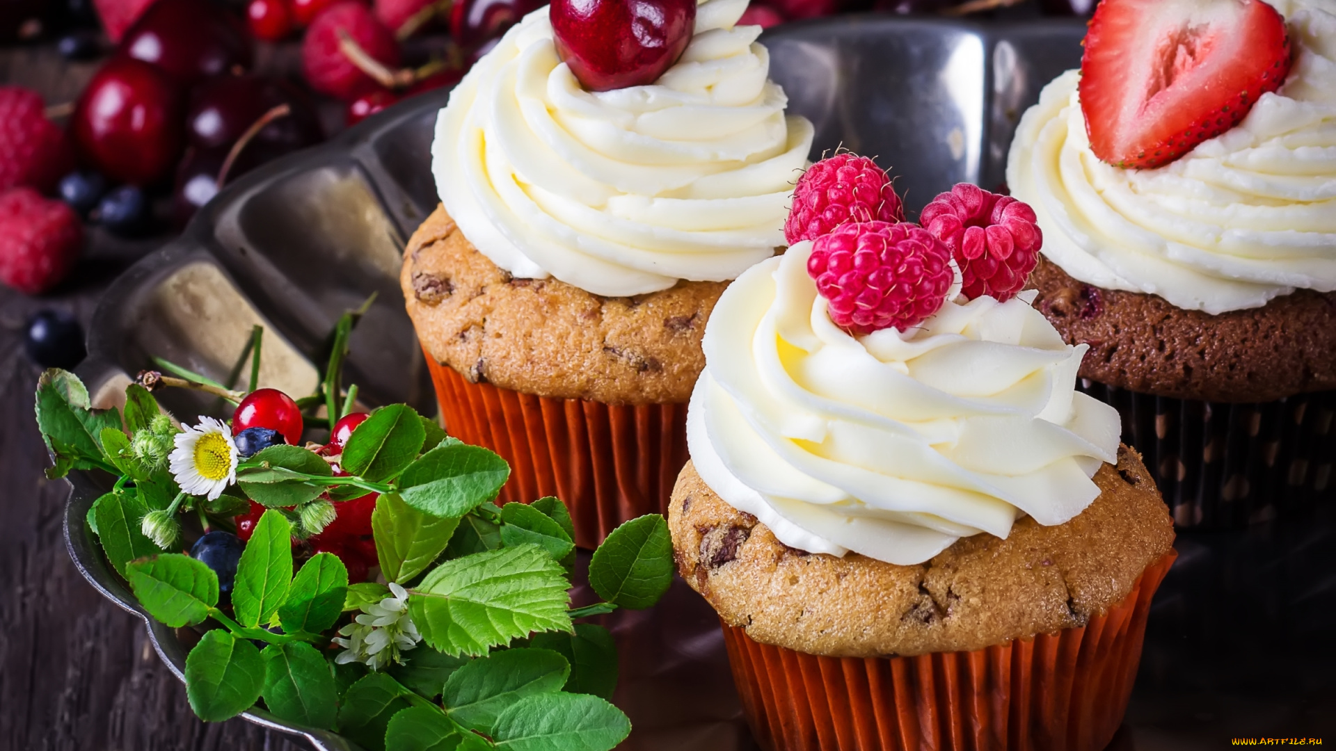 еда, пирожные, , кексы, , печенье, десерт, цветы, малина, крем, вишня, клубника, мафины