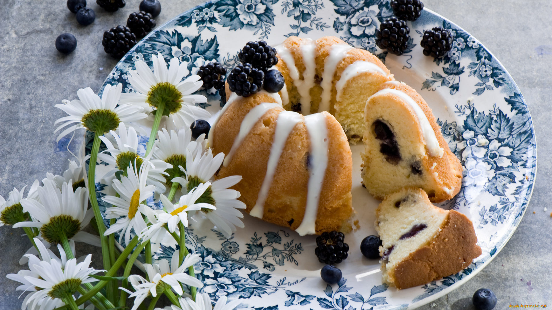 еда, пирожные, , кексы, , печенье, кекс, ромашки, тарелка, глазурь, выпечка