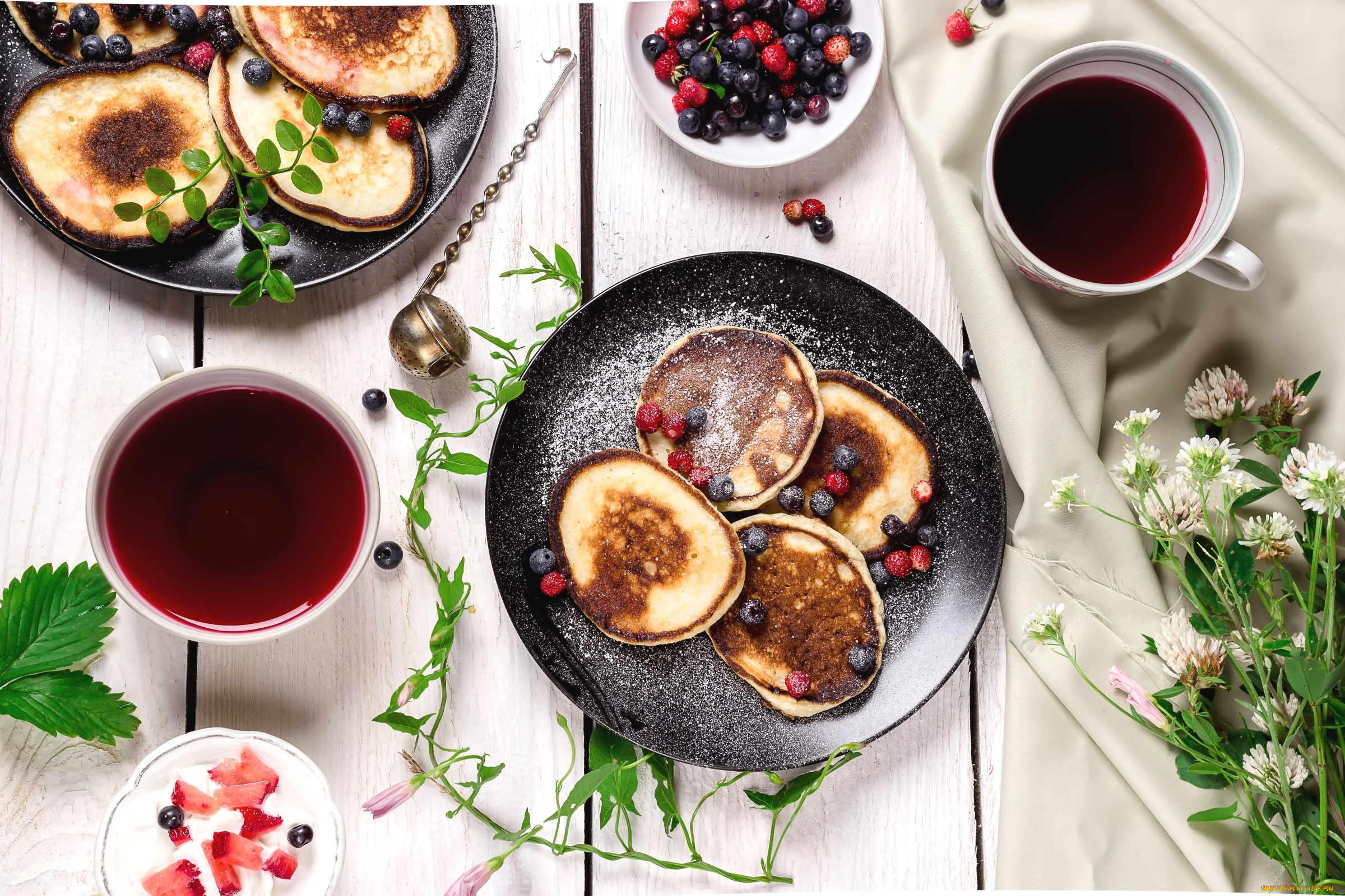 еда, блины, , оладьи, блинчики, земляника, клевер, черника, ягоды, чай