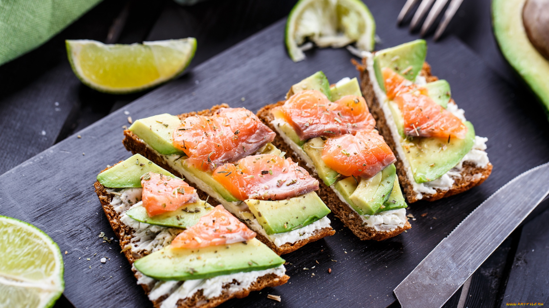 еда, бутерброды, , гамбургеры, , канапе, лайм, рыба, специи, fish, нож, хлеб, авокадо, bread, spice, доска