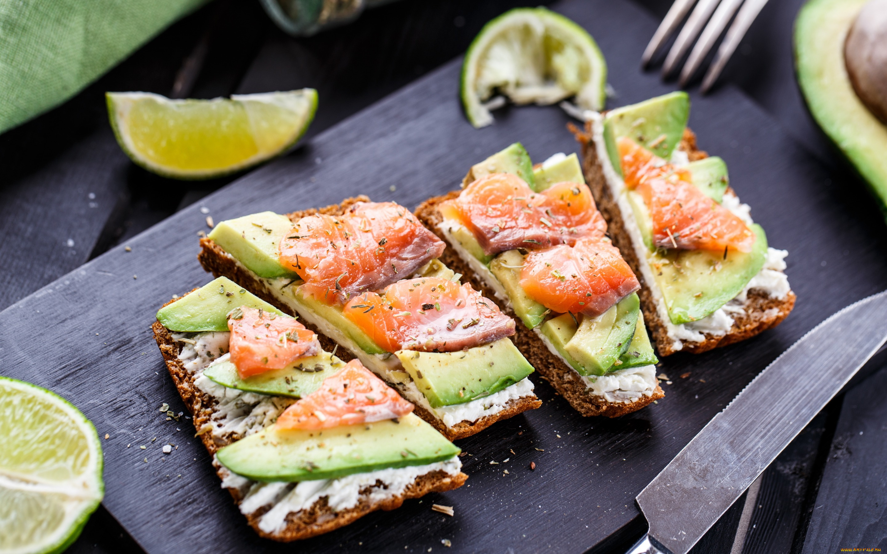 еда, бутерброды, , гамбургеры, , канапе, лайм, рыба, специи, fish, нож, хлеб, авокадо, bread, spice, доска