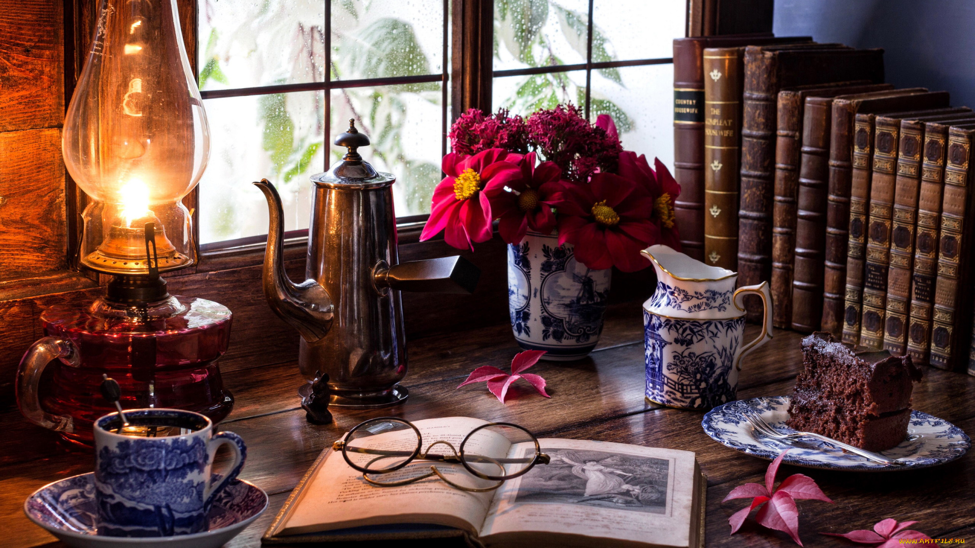 еда, натюрморт, лампа, пирожное, кофе, книги, кофейник