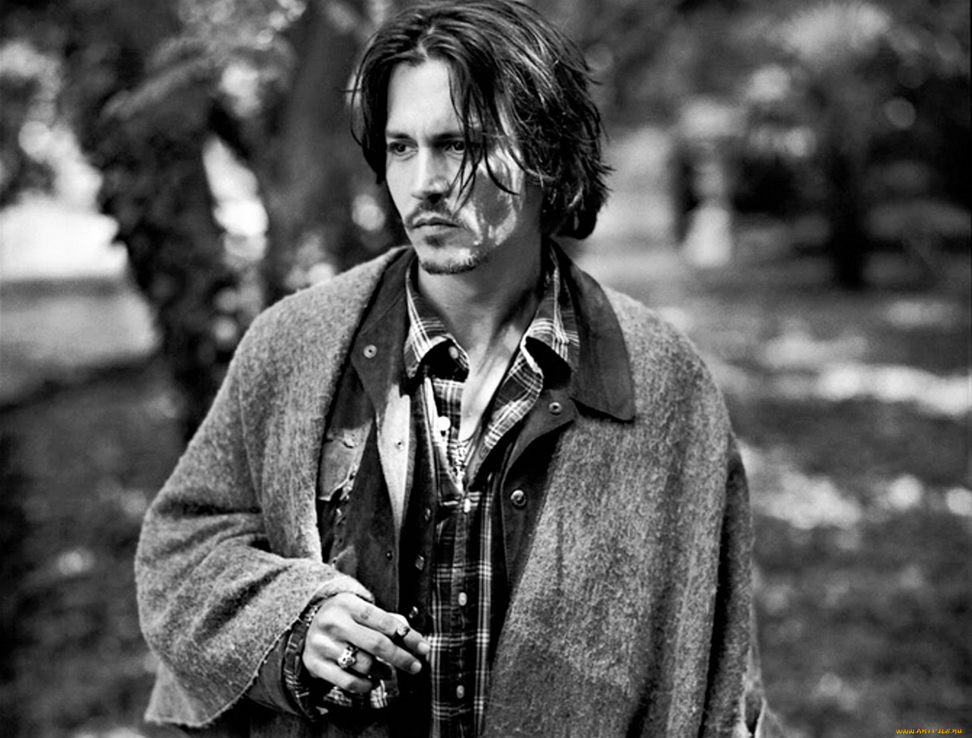 мужчины, johnny, depp, актер, рубашка, плед, сад