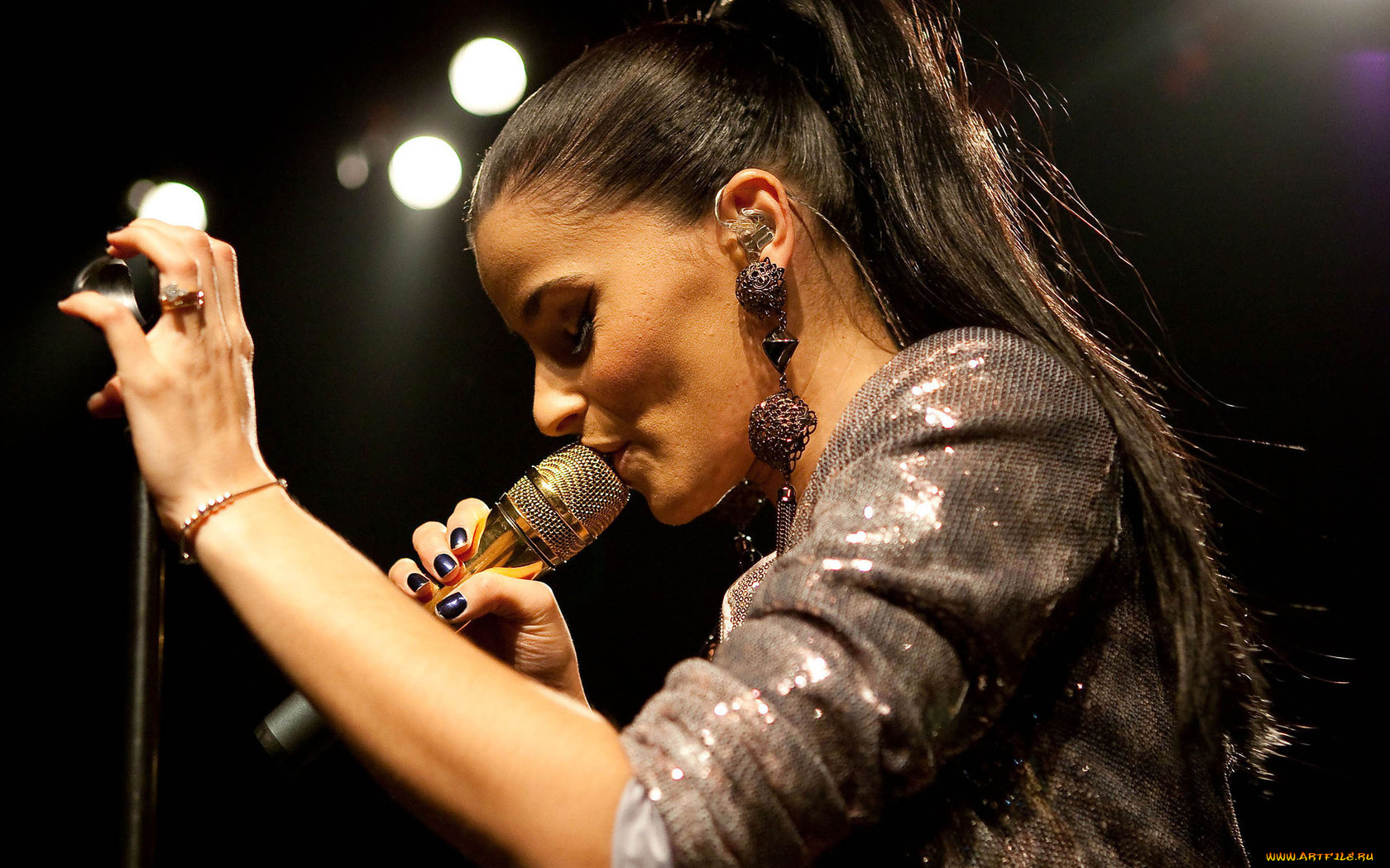 музыка, nelly, furtado, браслет, серьги, микрофон