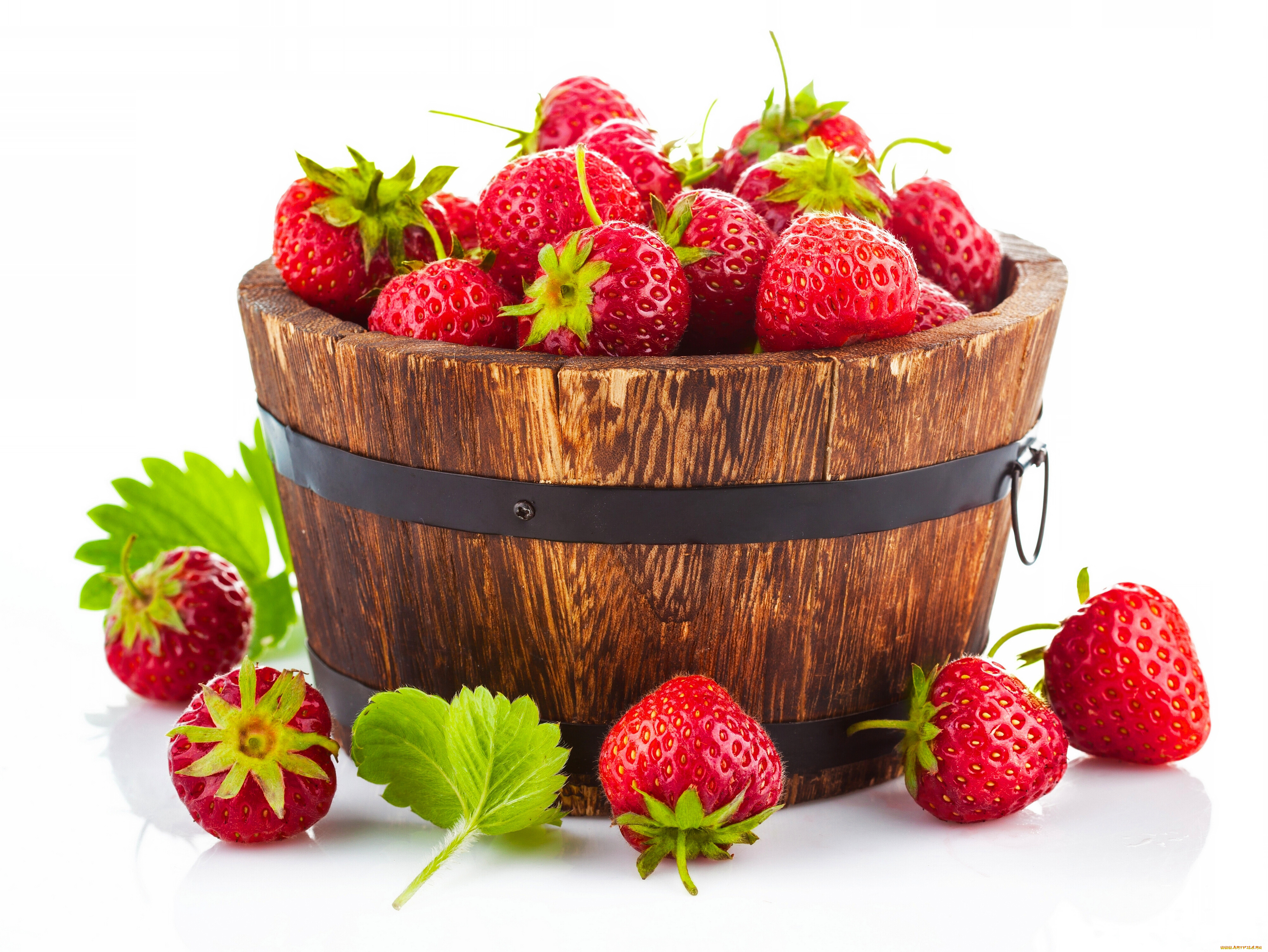 еда, клубника, , земляника, ягоды, ведро