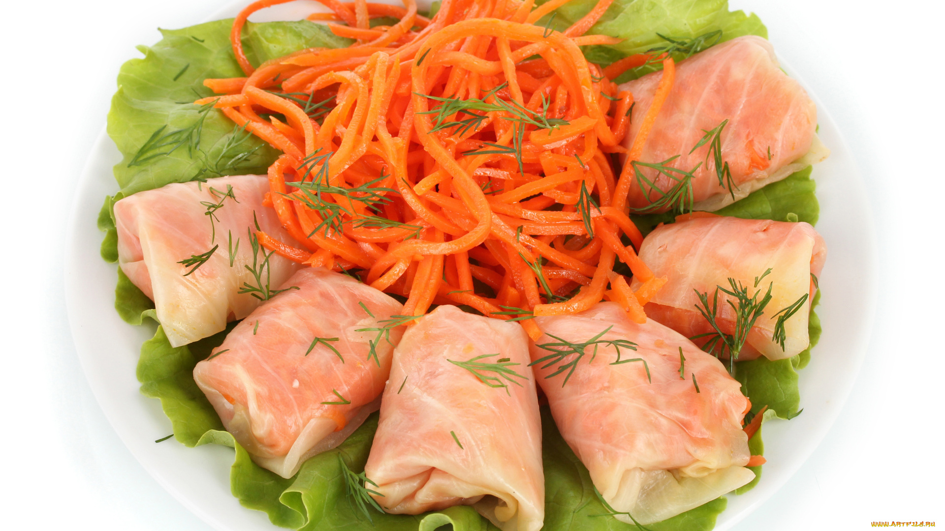 еда, мясные, блюда, на, белом, фоне, голубцы, с, корейской, морковью