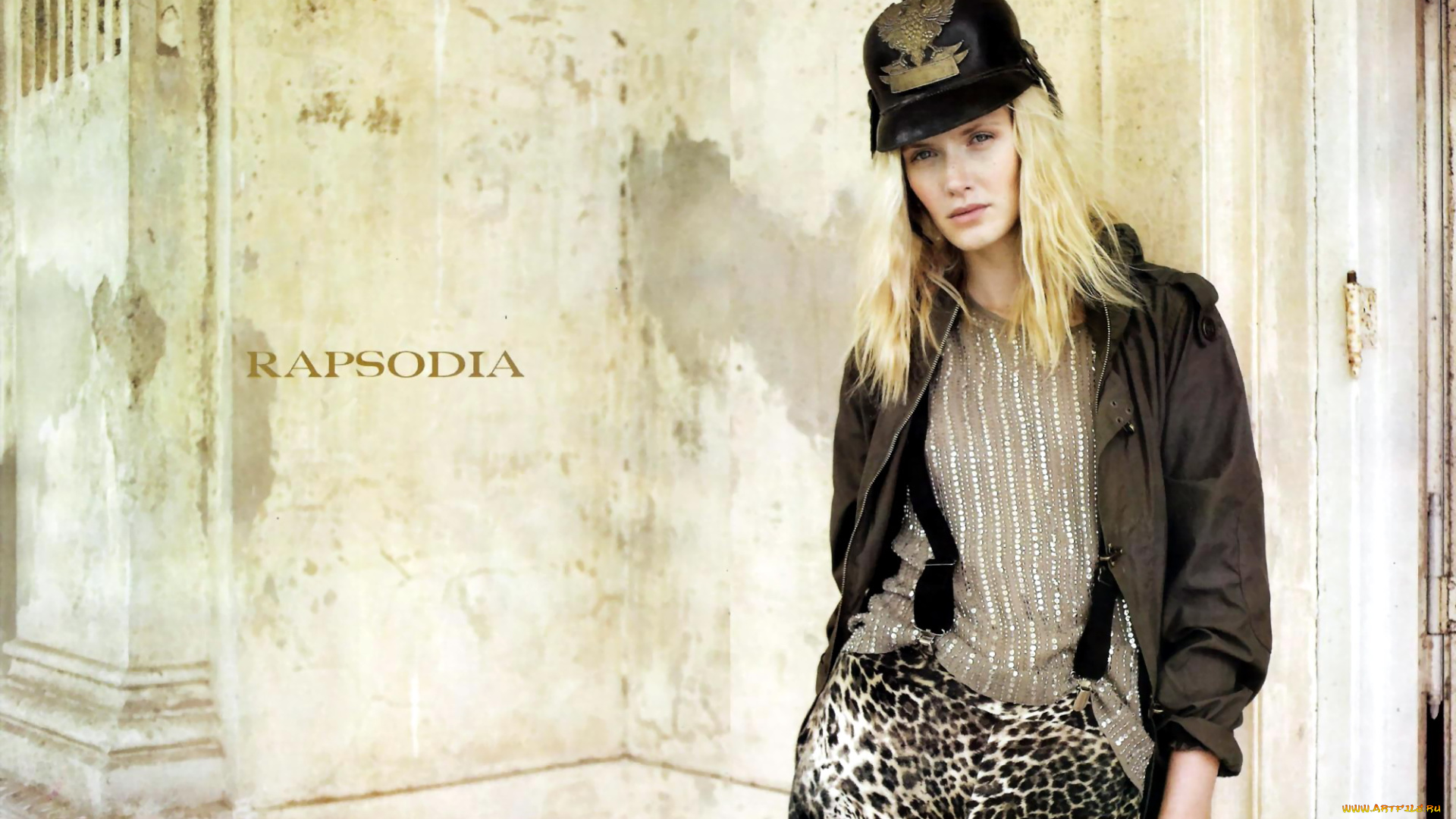 девушки, -unsort, , блондинки, , светловолосые, блондинка, модель, шлем, куртка, подтяжки, стена