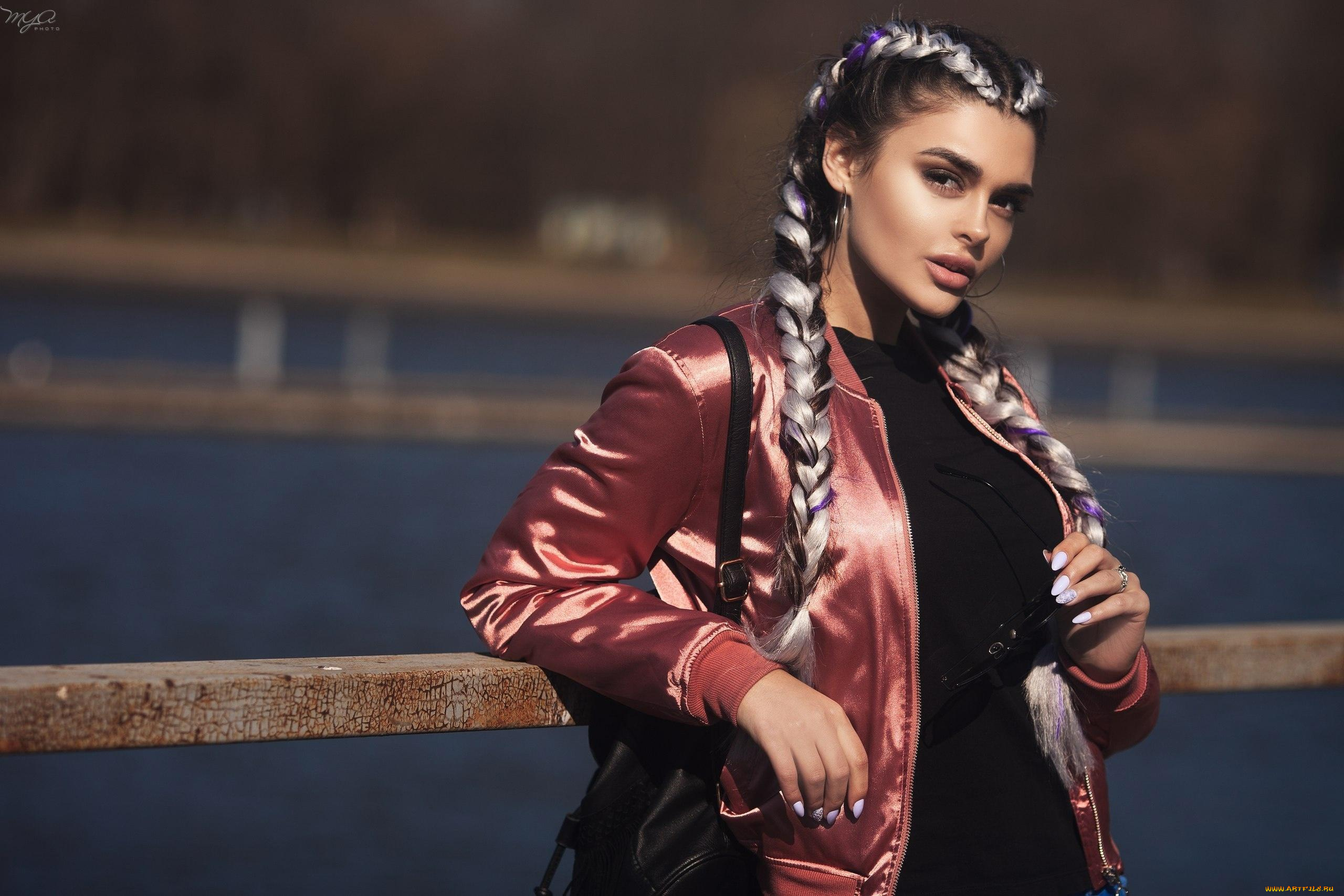 девушки, -unsort, , брюнетки, темноволосые, брюнетка, косы, куртка, сумка