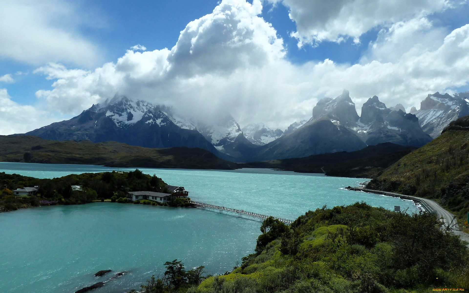 природа, побережье, небо, облака, горы, озеро, остров, дом, мост