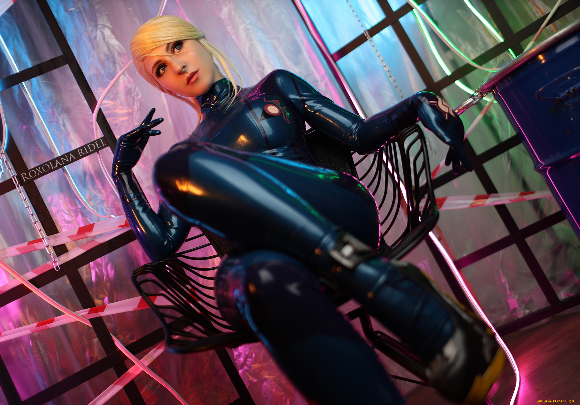 roxolana, ridel, девушки, девушка, женщина, блондинка, светловолосая, сексуальная, модель, звезда, позирует, разная, обувь, верхняя, стильная, одежда, нижнее, эротическое, бельё, трусы, лифчик, колготки, чулки, аксессуары, макияж, и, множество, элементов, на, фотографии