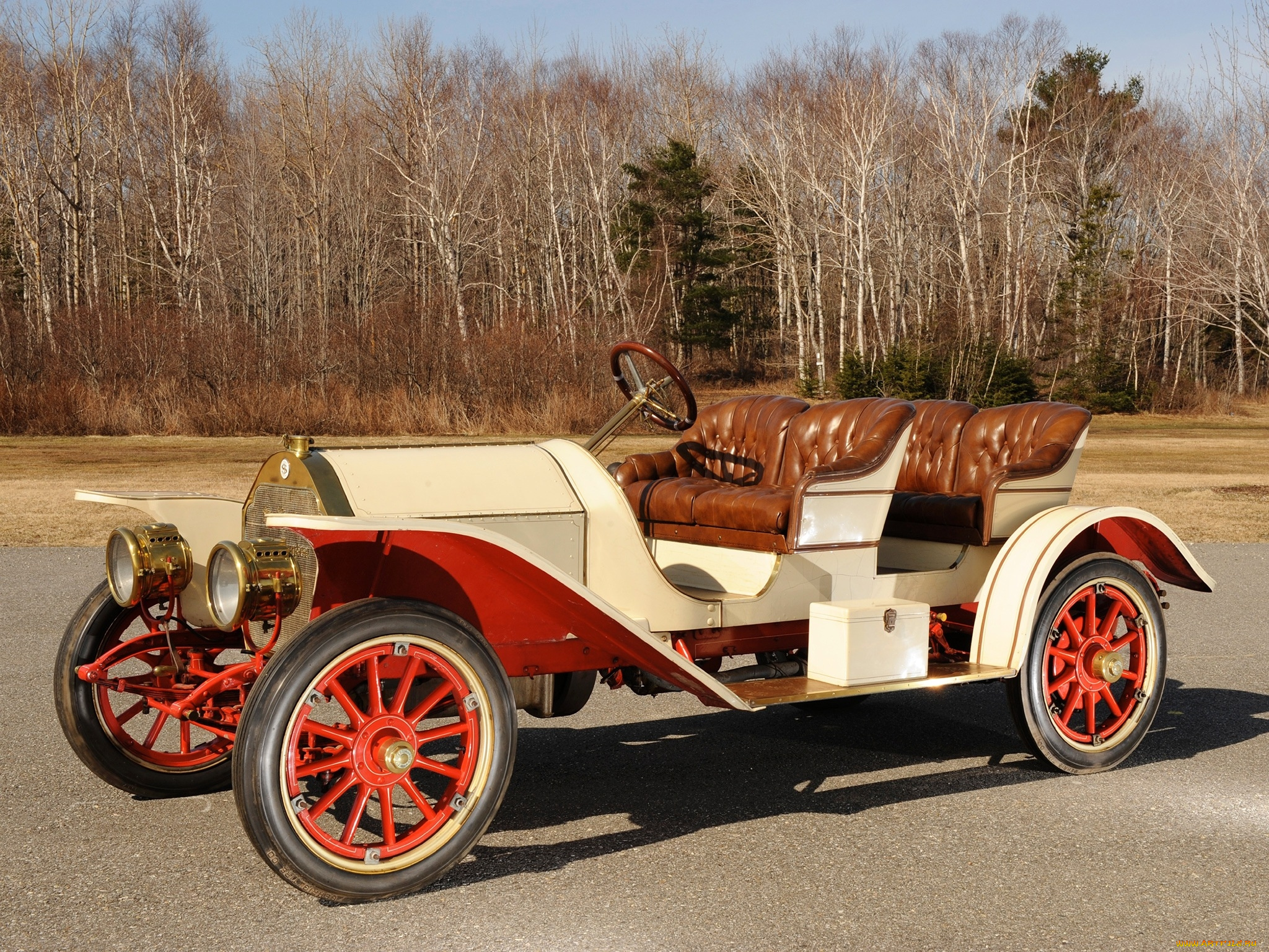 автомобили, классика, дорога, трава, автомобиль, небо, деревья