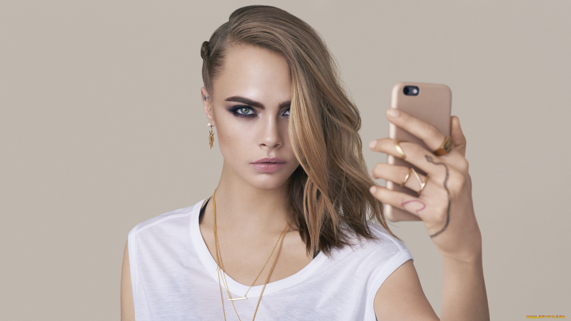 девушки, cara, delevingne, блондинка, модель, телефон, цепочки