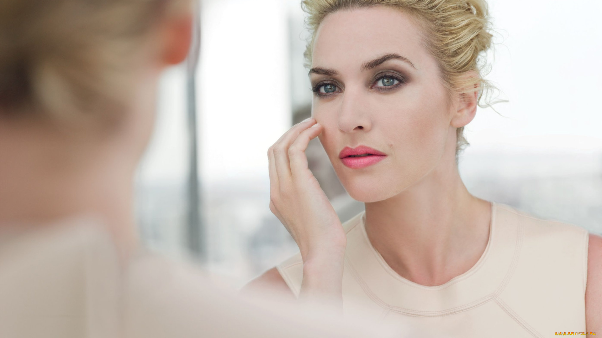 девушки, kate, winslet, актриса, блондинка, зеркало, отражение