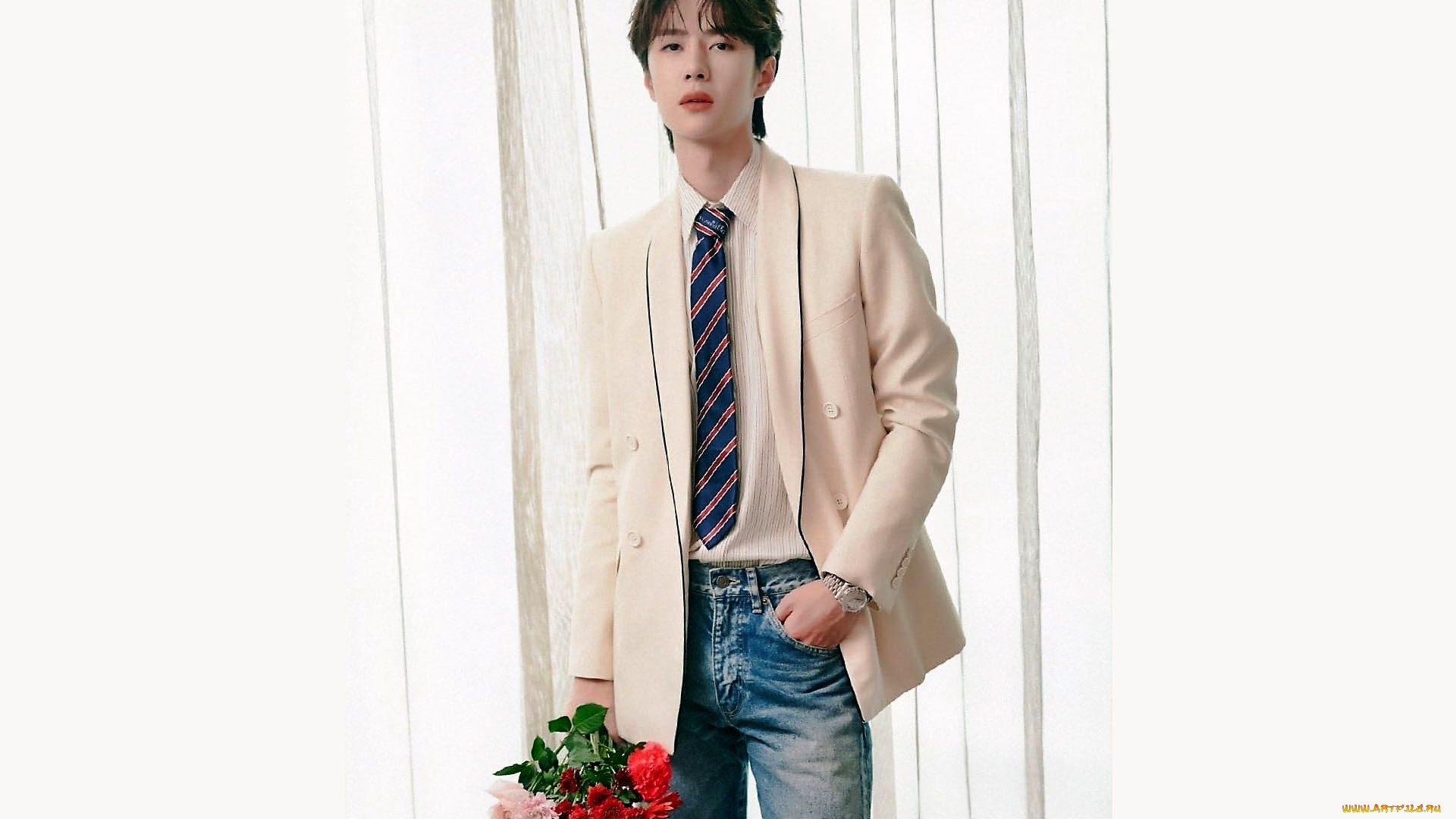 мужчины, wang, yi, bo, актер, певец, пиджак, галстук, джинсы, букет