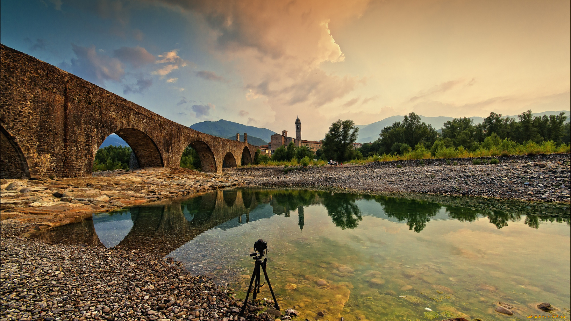 италия, эмилия, романья, города, мосты, река, мост, галька, лес, облака, заря