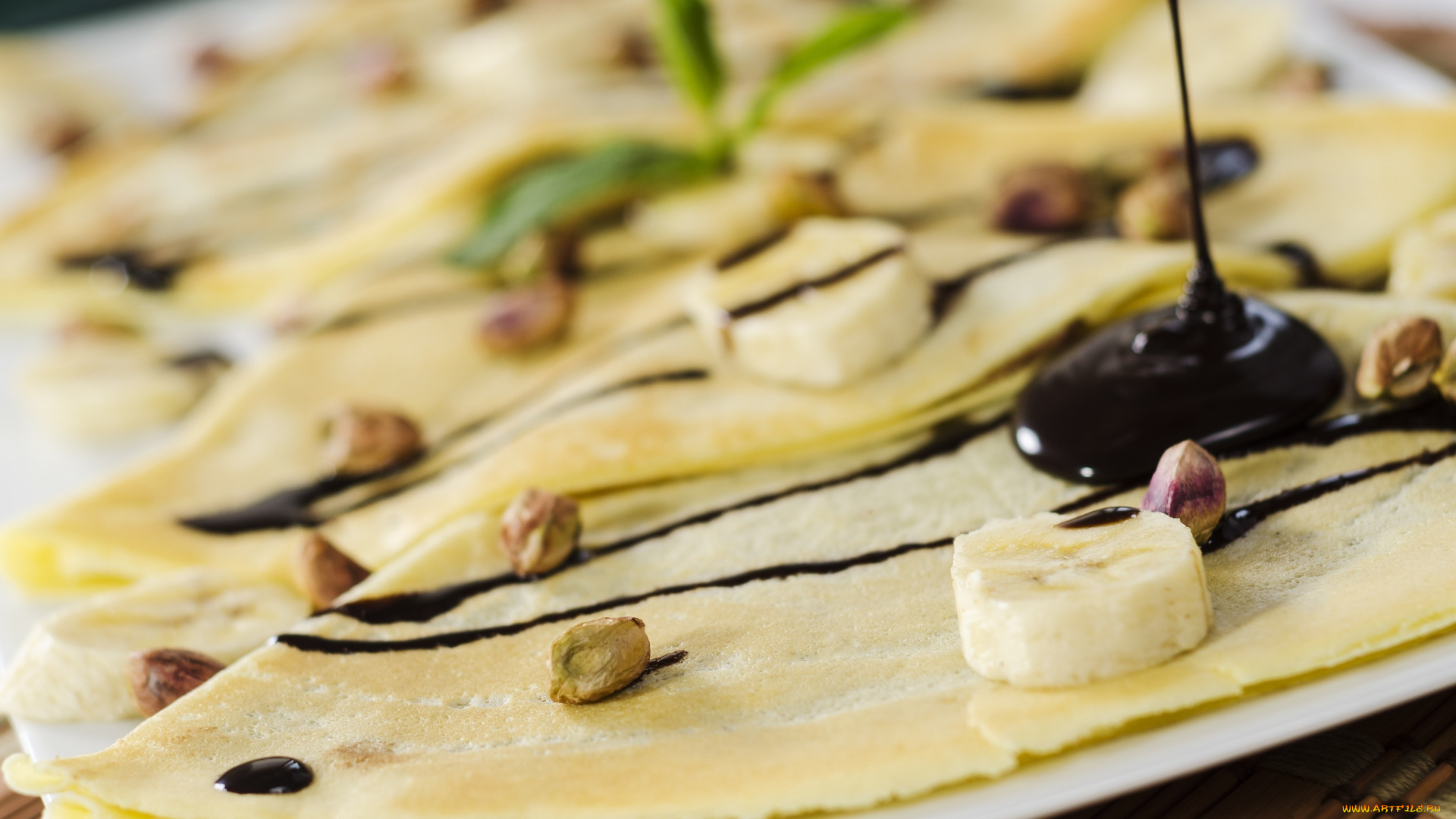 еда, блины, , оладьи, десерт, фисташки, шоколад, банан, сладкое, блинчики