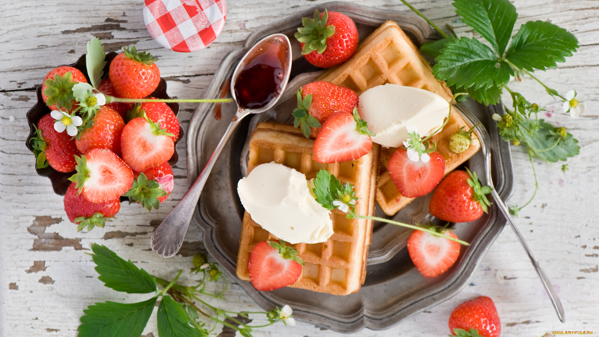 еда, мороженое, , десерты, ягоды, клубника, джем, пломбир, завтрак, вафли