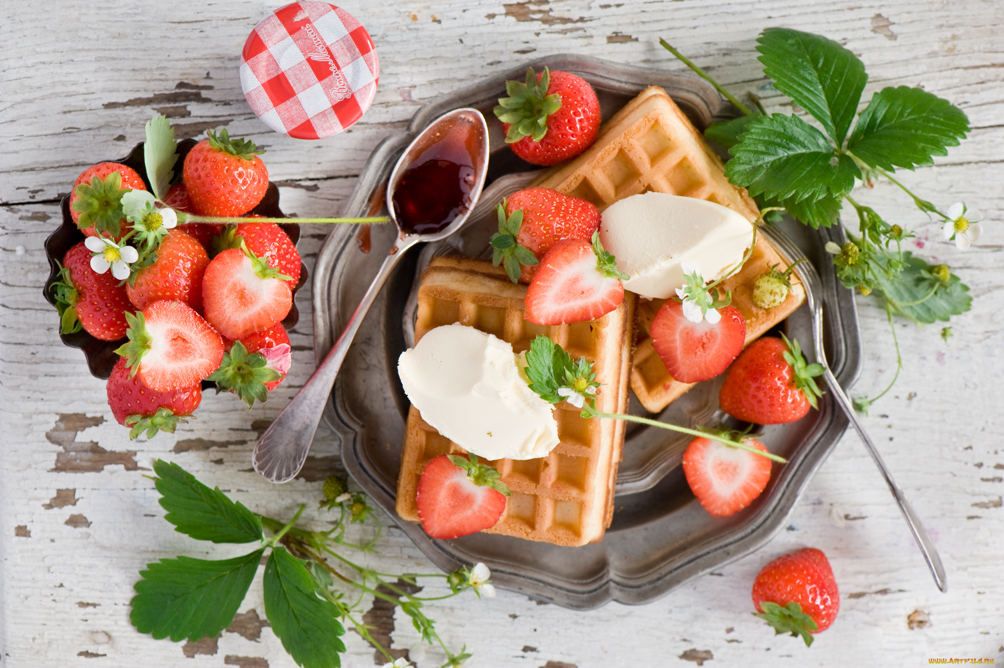 еда, мороженое, , десерты, ягоды, клубника, джем, пломбир, завтрак, вафли
