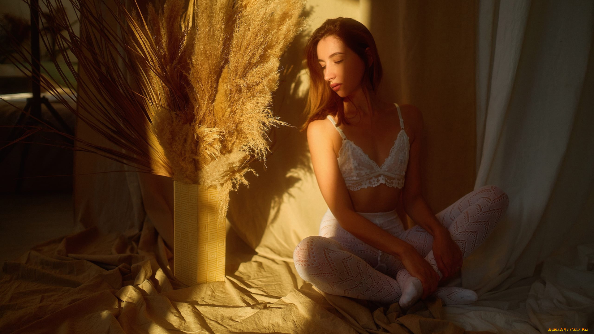 бестия, девушки, -, брюнетки, , шатенки, женщины, шатенка, темноволосая, сексуальная, модель, звезда, разная, обувь, верхняя, одежда, нижнее, эротическое, бельё, колготки, чулки, аксессуары, и, множество, всяческих, элементов, на, картинке, фотографий, изображении