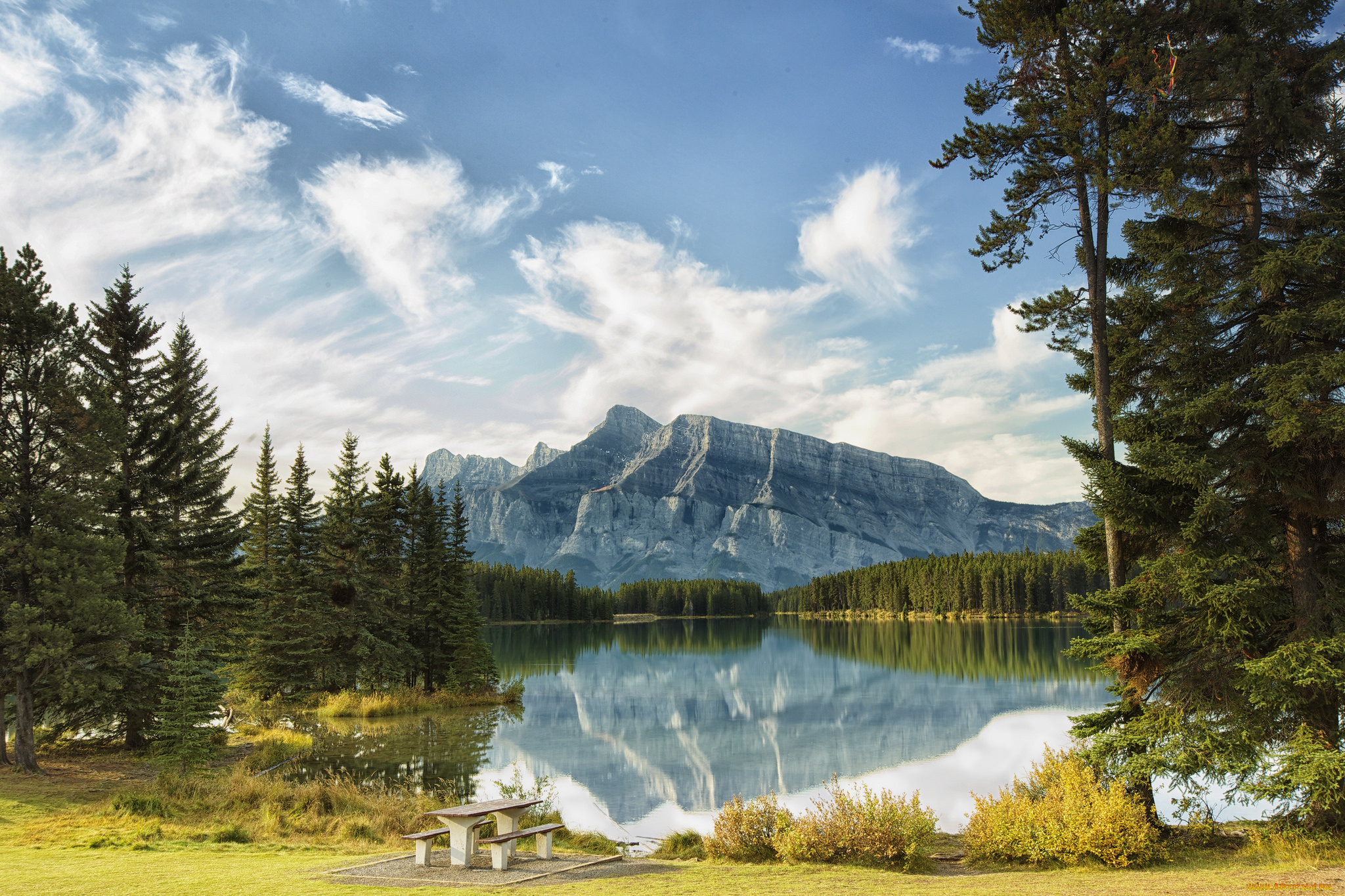 природа, реки, озера, стол, скамья, деревья, озеро, горы, небо