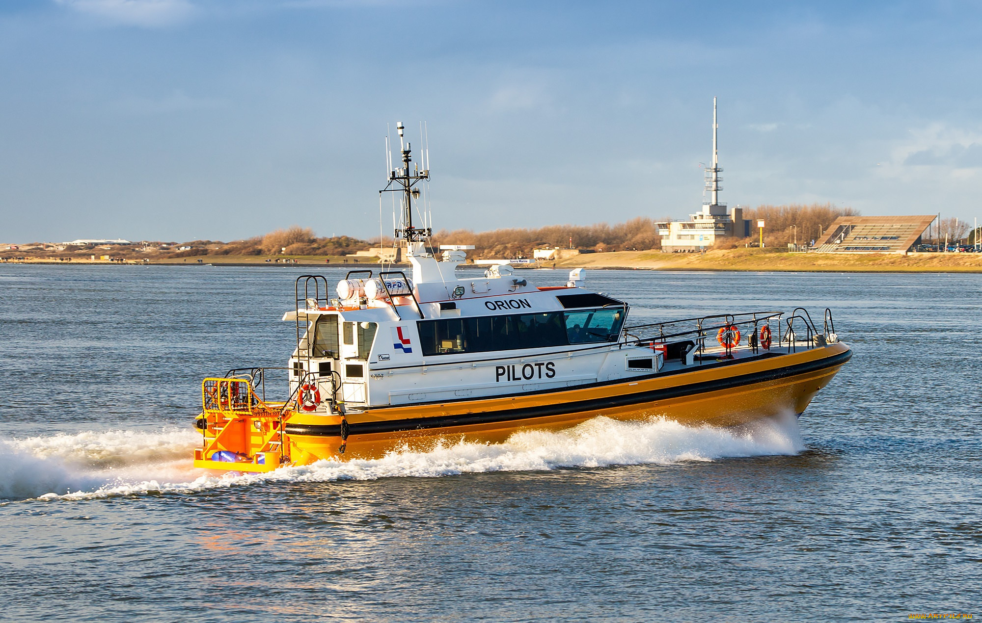 корабли, катера, лоцман