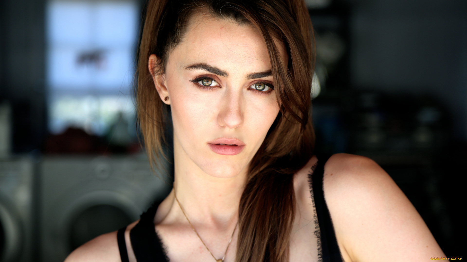 девушки, -unsort, , лица, , портреты, madeline, zima, лицо, шатенка, майка, кулон