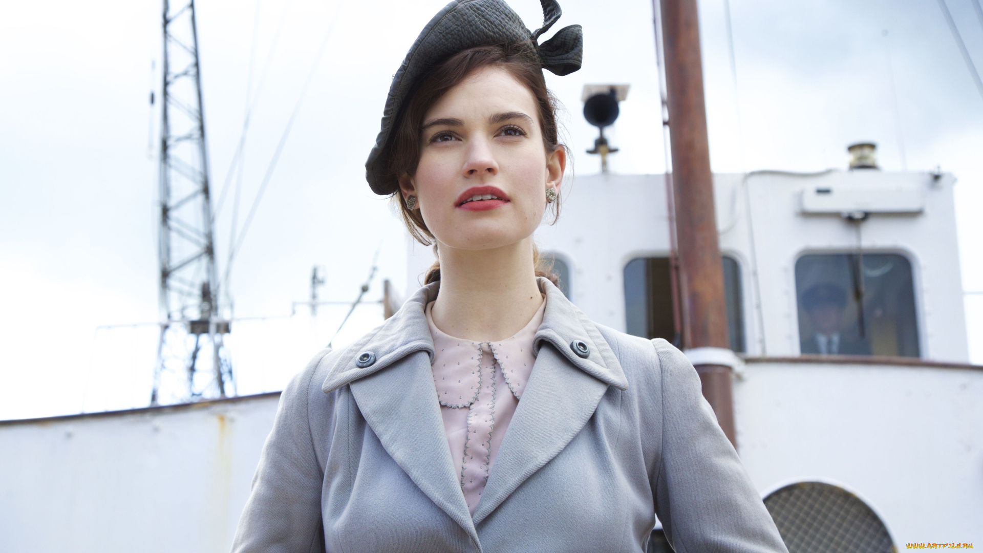 кино, фильмы, the, guernsey, literary, and, potato, peel, pie, society, the, guernsey, literary, and, potato, peel, pie, society, актриса, пальто, корабль, шляпа, lily, james, juliet, ashton