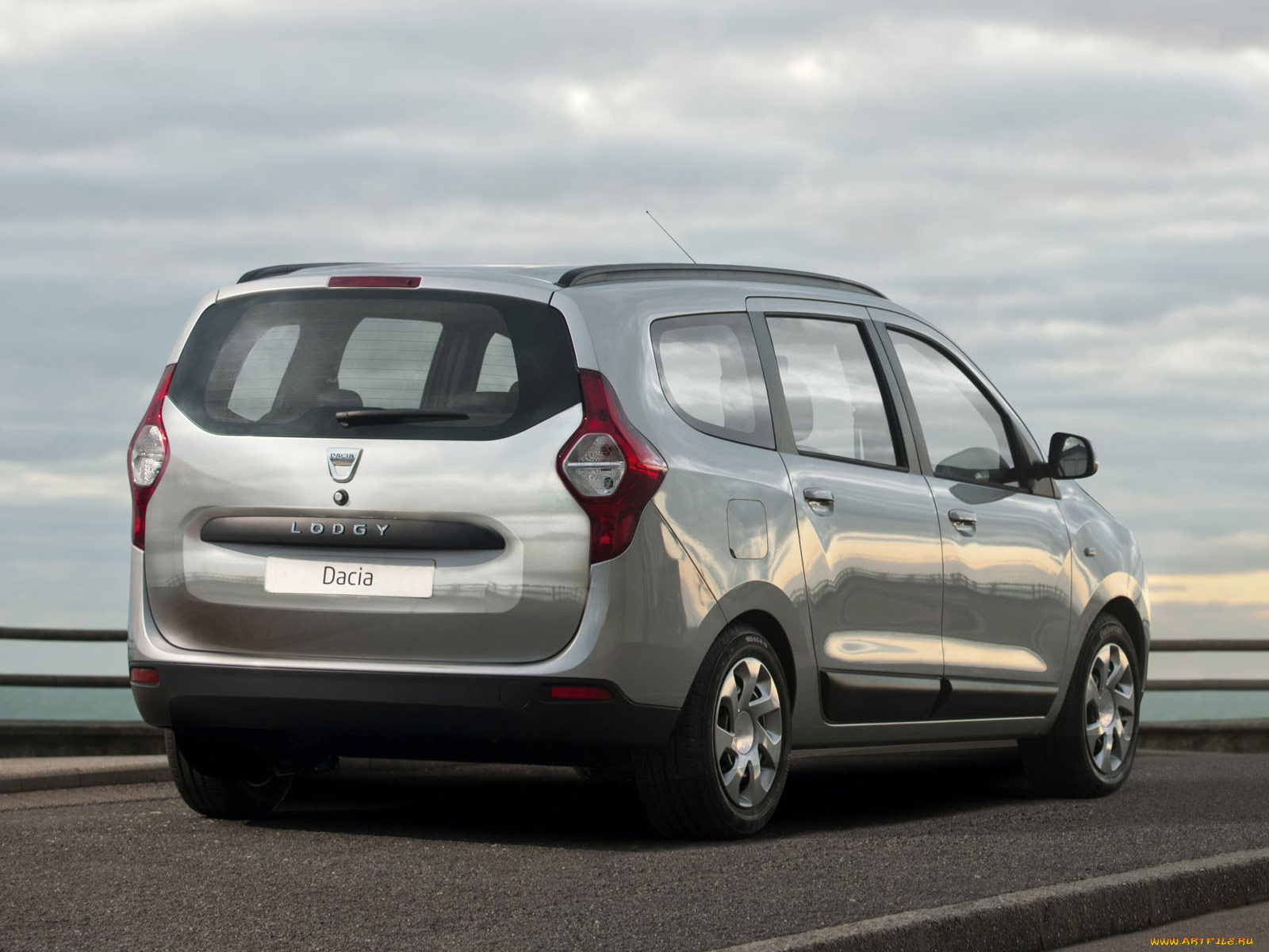 автомобили, dacia