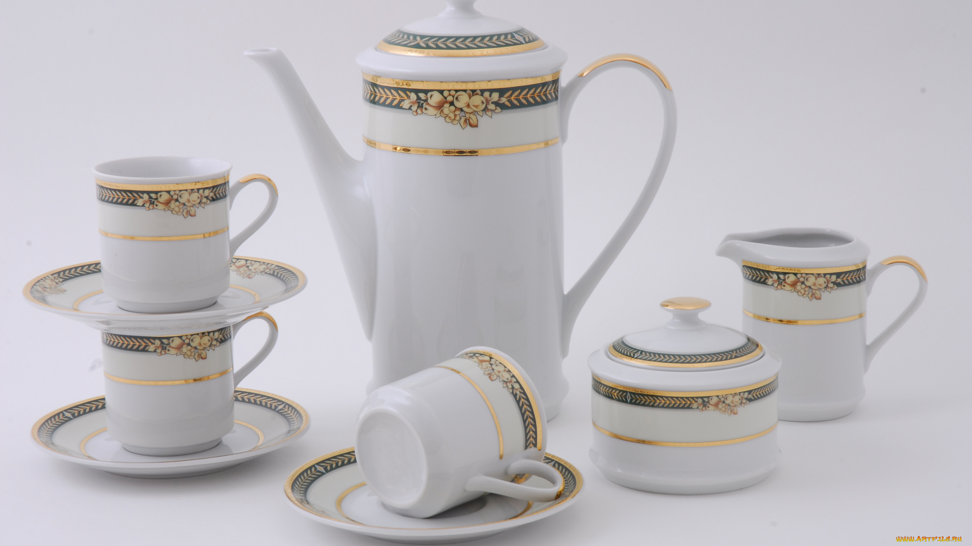 разное, посуда, столовые, приборы, кухонная, утварь, сервиз, фарфор, чашки, тарелочки, чайник