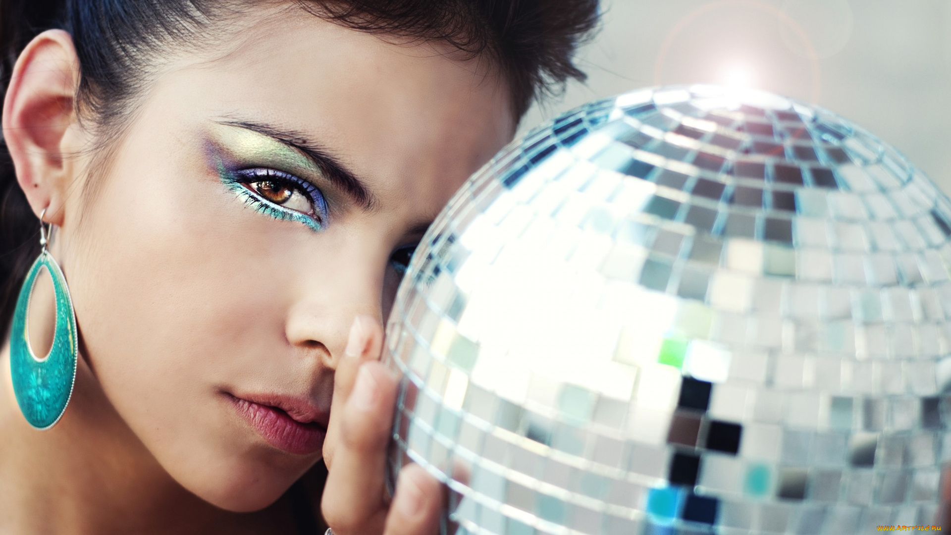 девушки, -unsort, , лица, , портреты, лицо, взгляд, брюнетка, серьги, шар