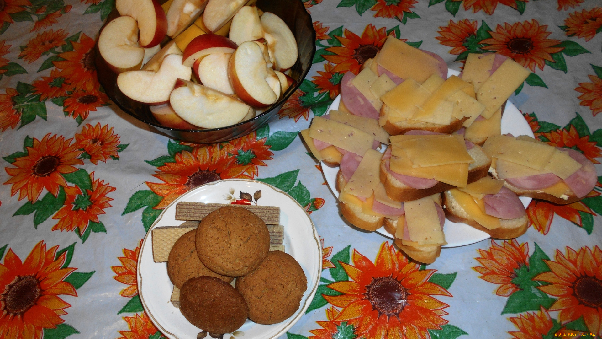 еда, бутерброды, , гамбургеры, , канапе, печенье, вафли, бананы, яблоки, сыр, хлеб, колбаса