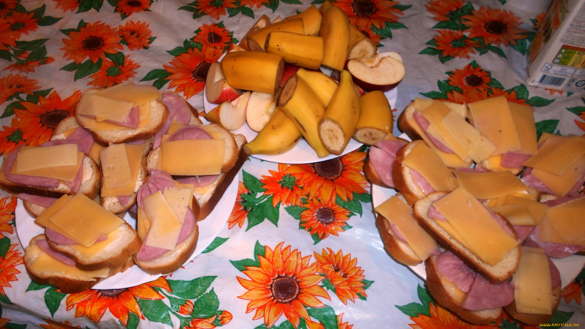 еда, бутерброды, , гамбургеры, , канапе, яблоки, бананы, сыр, хлеб, колбаса