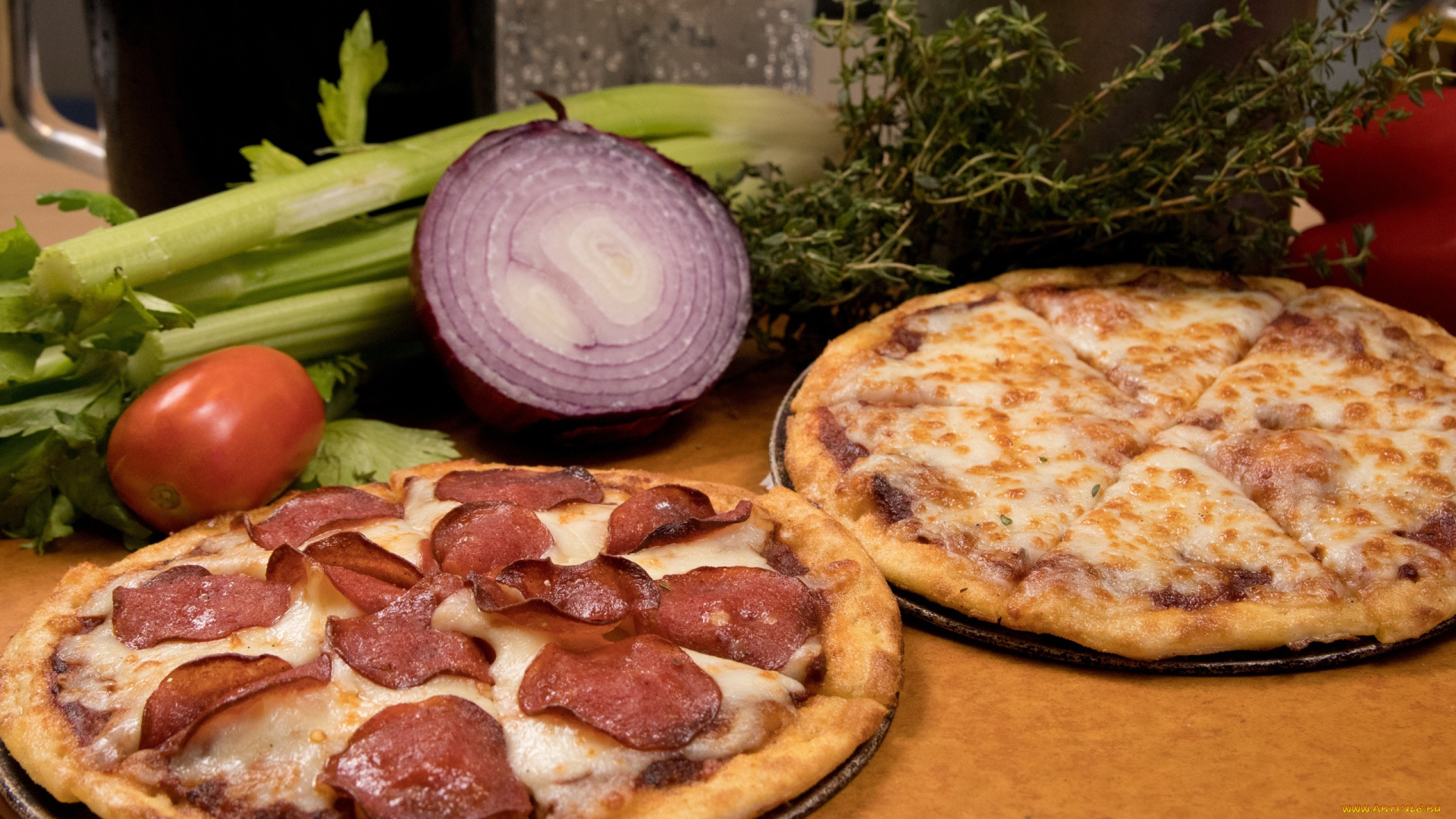 еда, пицца, сельдерей, помидор, лук, колбаса