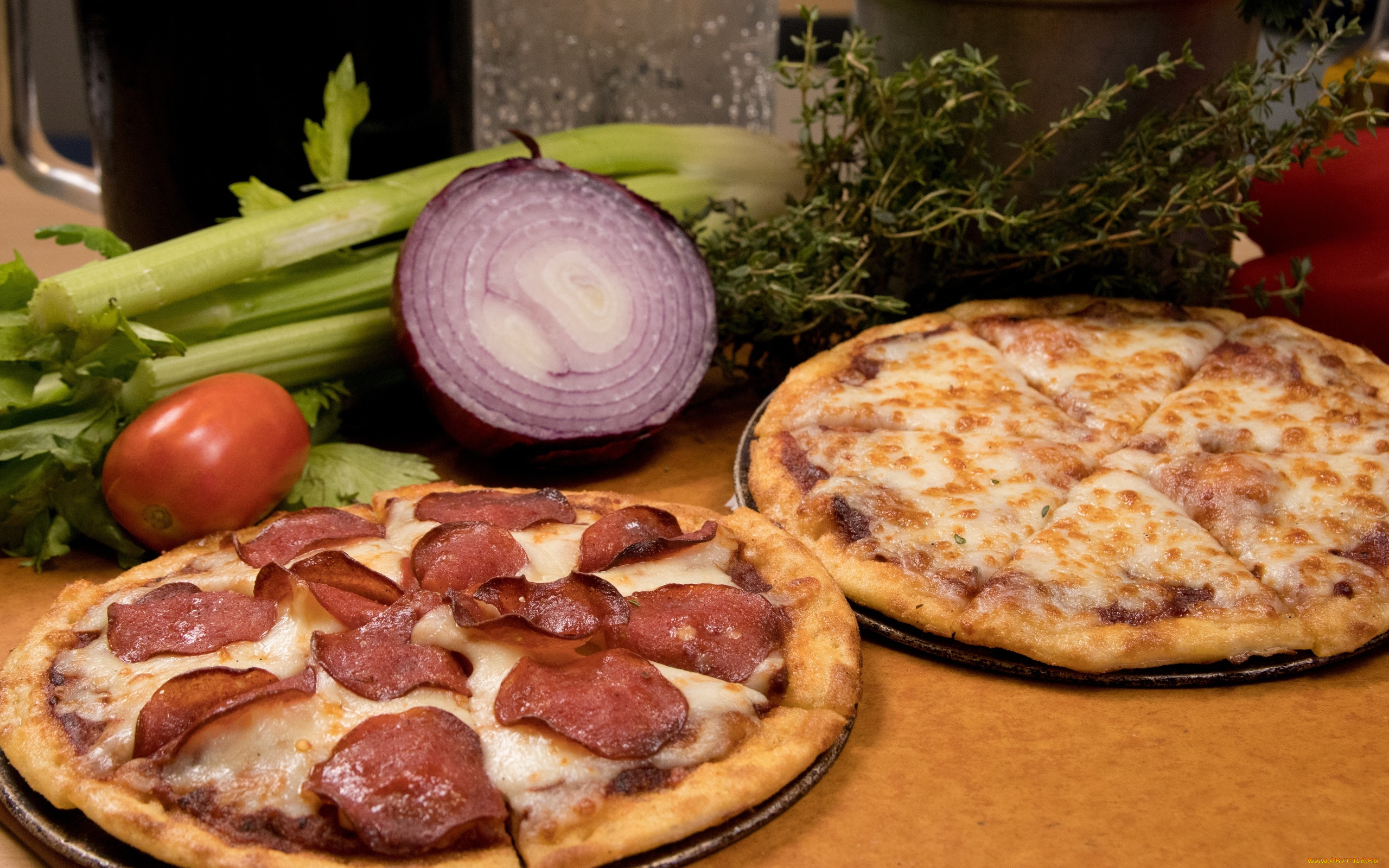 еда, пицца, сельдерей, помидор, лук, колбаса
