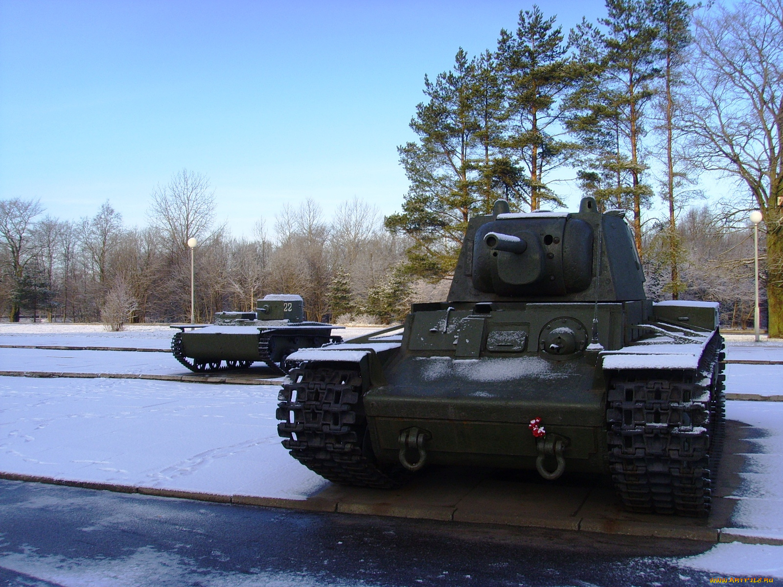 памятники, города