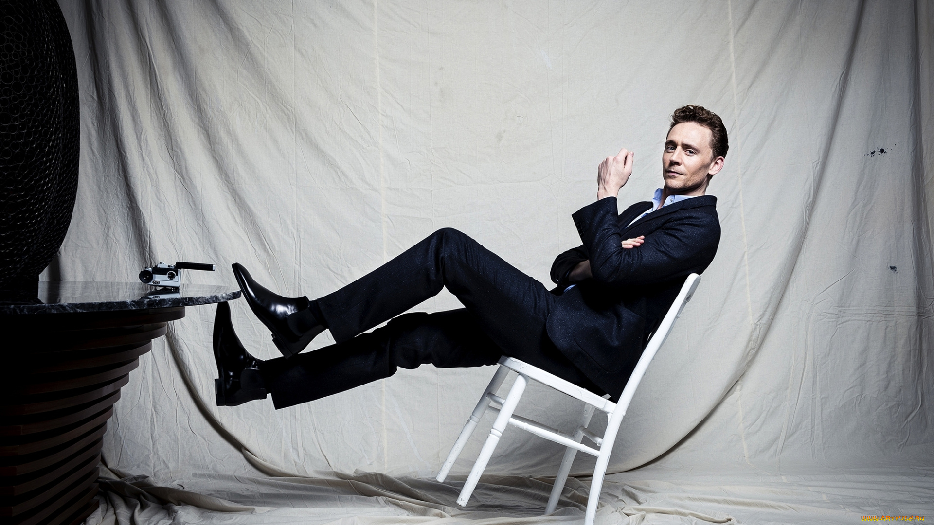 tom, hiddleston, мужчины, стул, tom, hiddleston