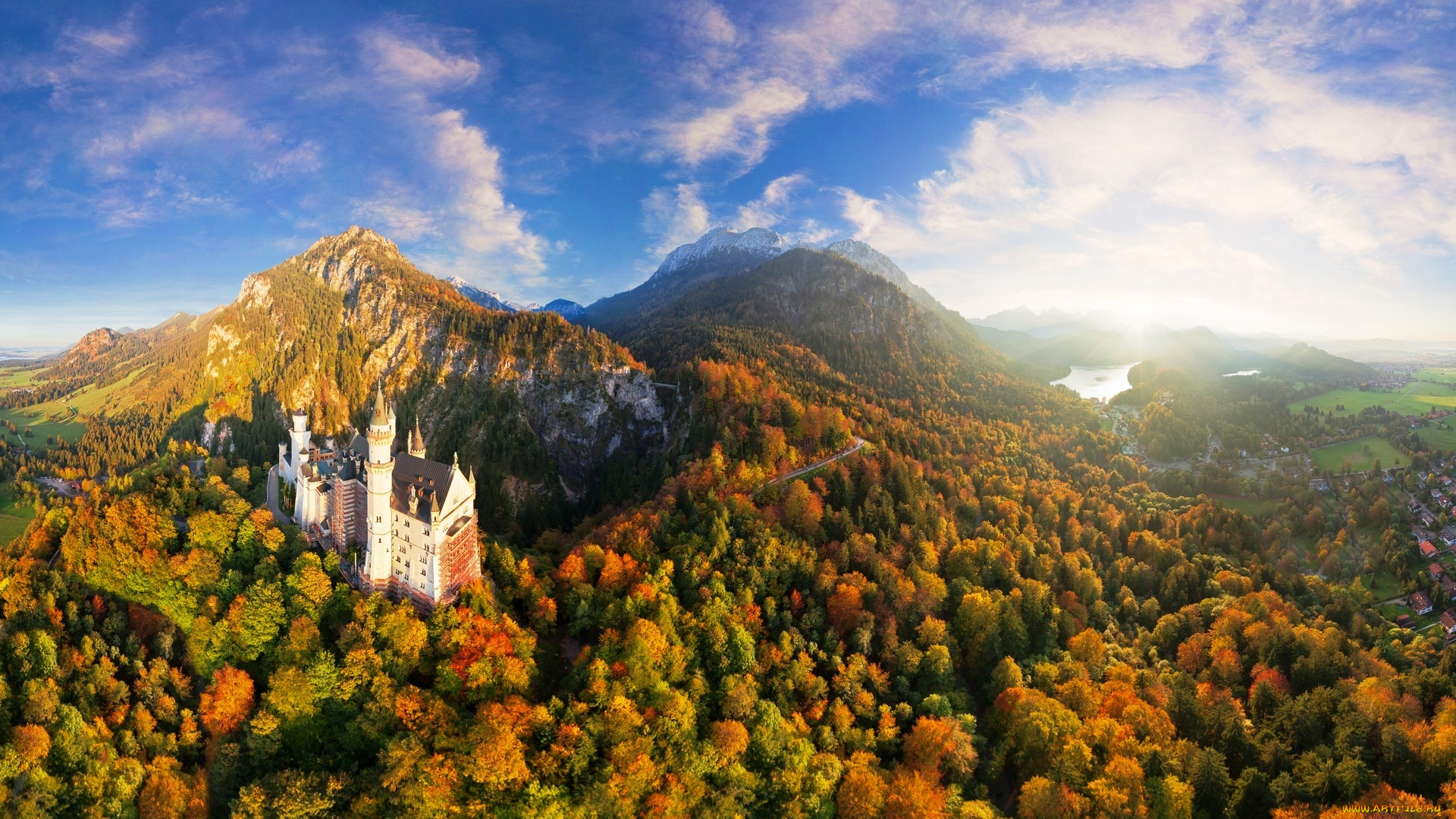 города, замок, нойшванштайн, , германия, горы, замок, облака, лес, осень, деревья