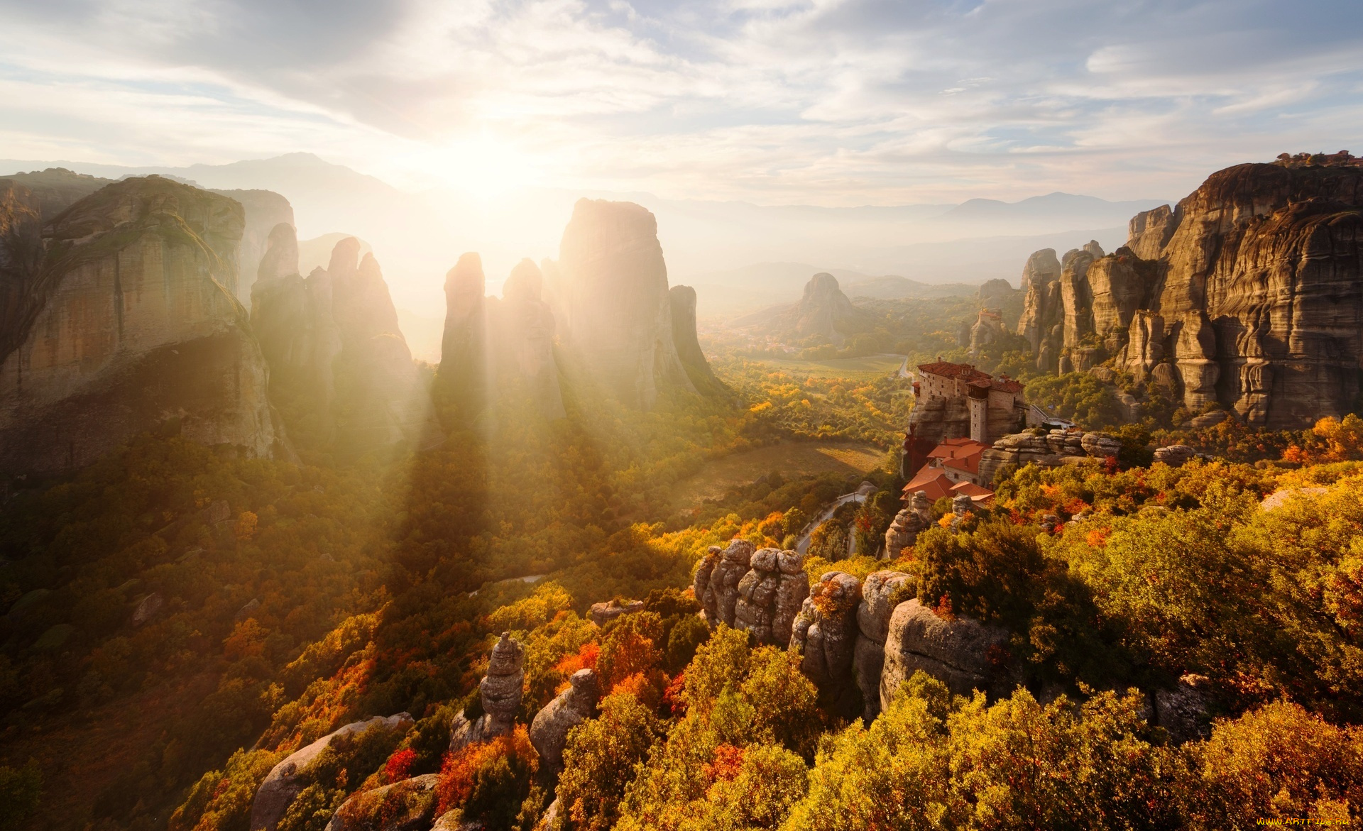 природа, горы, небо, облака, солнце, скалы, деревья, лес, дом