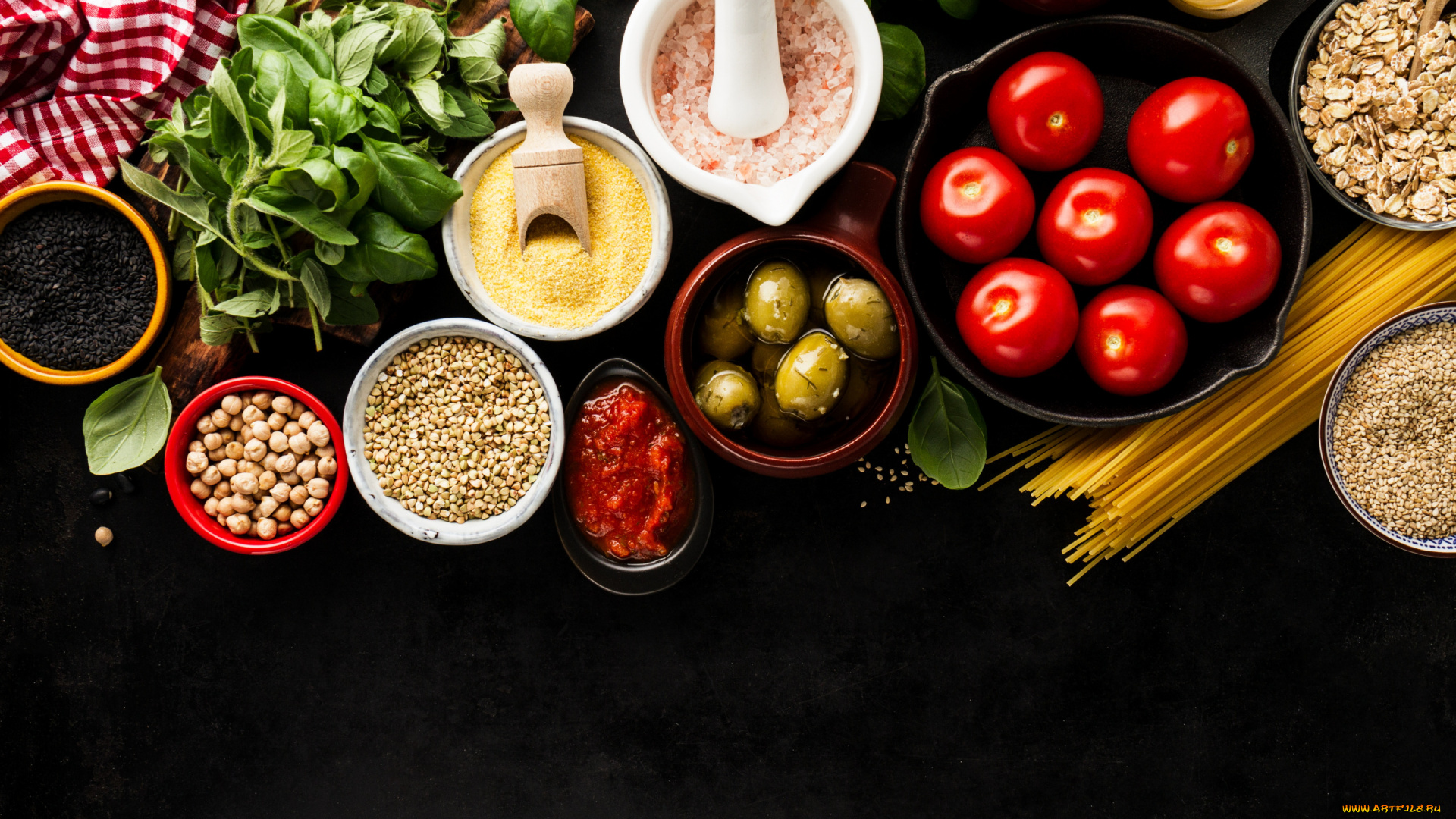 еда, разное, нут, томаты, соль, паста, черный, фон, помидоры, оливки, овсянка