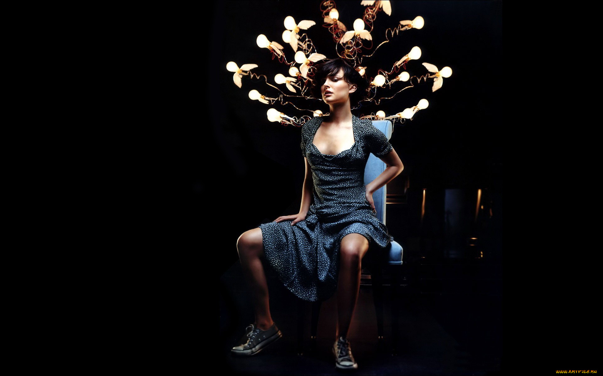 девушки, natalie, portman, лампочки, актриса, брюнетка, платье, стул