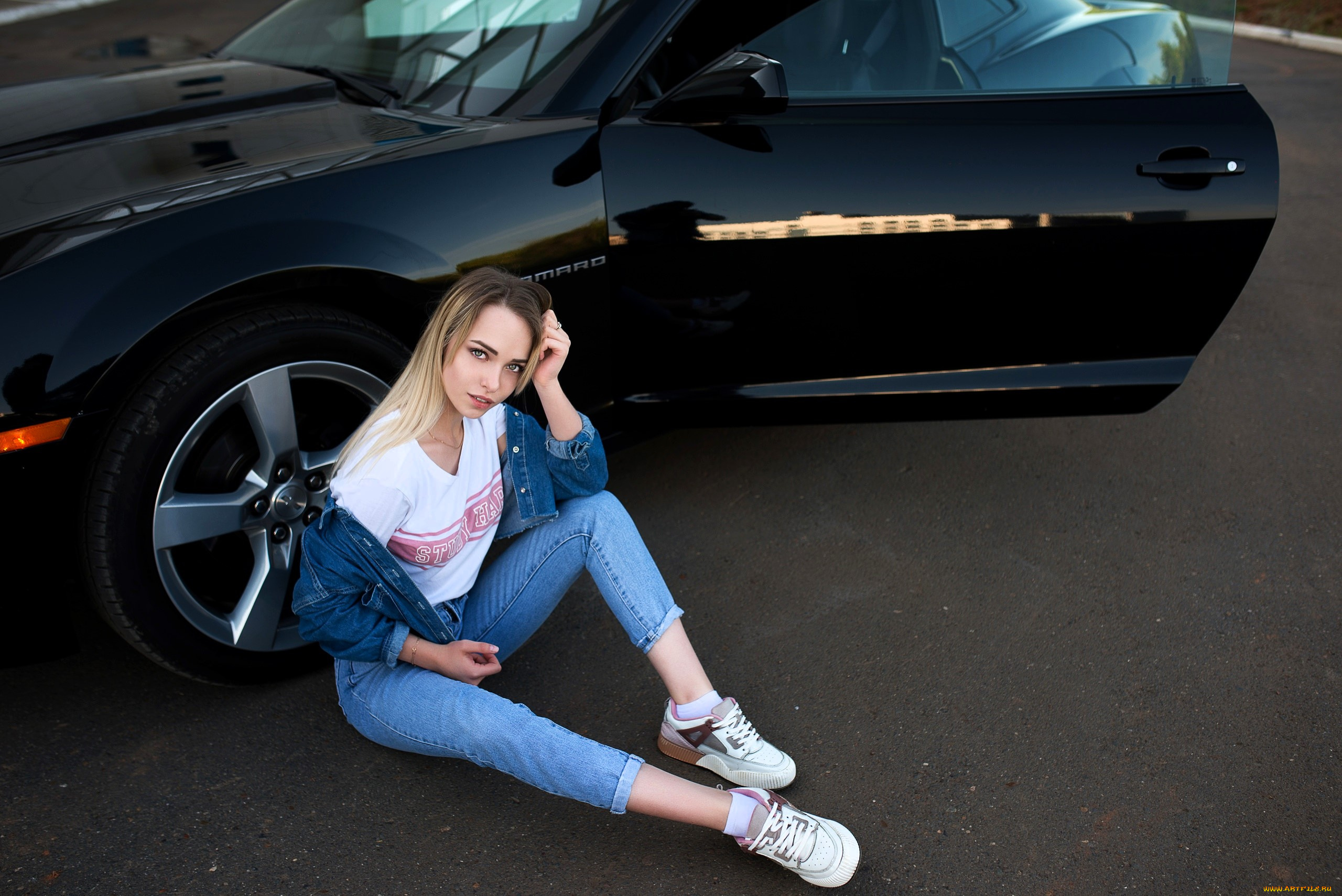 автомобили, -авто, с, девушками, блондинка, футболка, джинсы, машина, черная