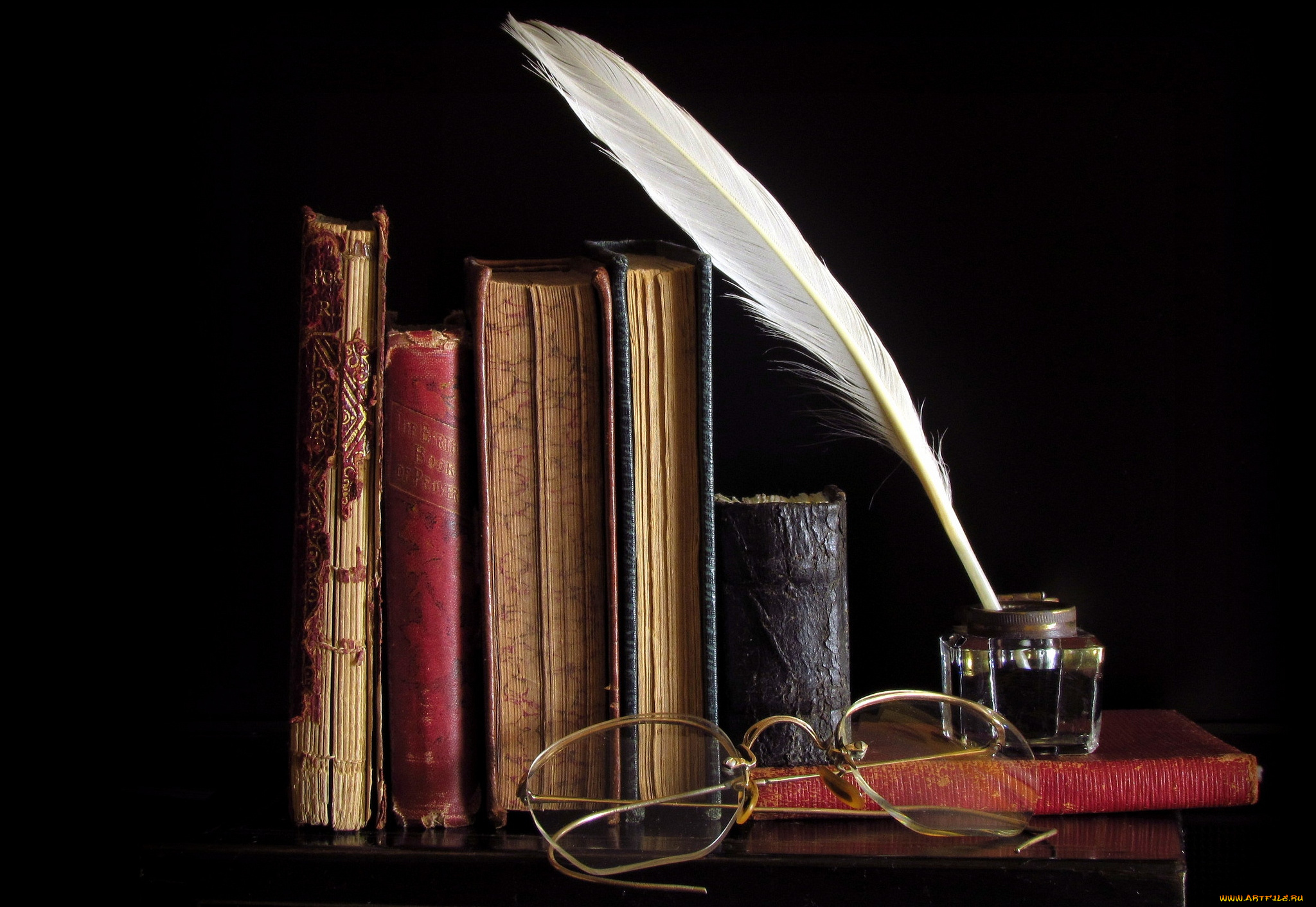 разное, канцелярия, книги, очки, перо, чернильница