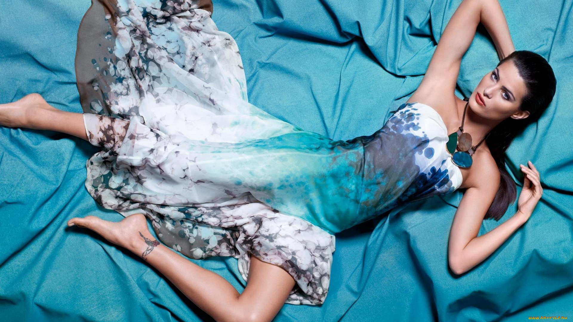 девушки, isabeli, fontana, модель, брюнетка, ожерелье, платье, ткань