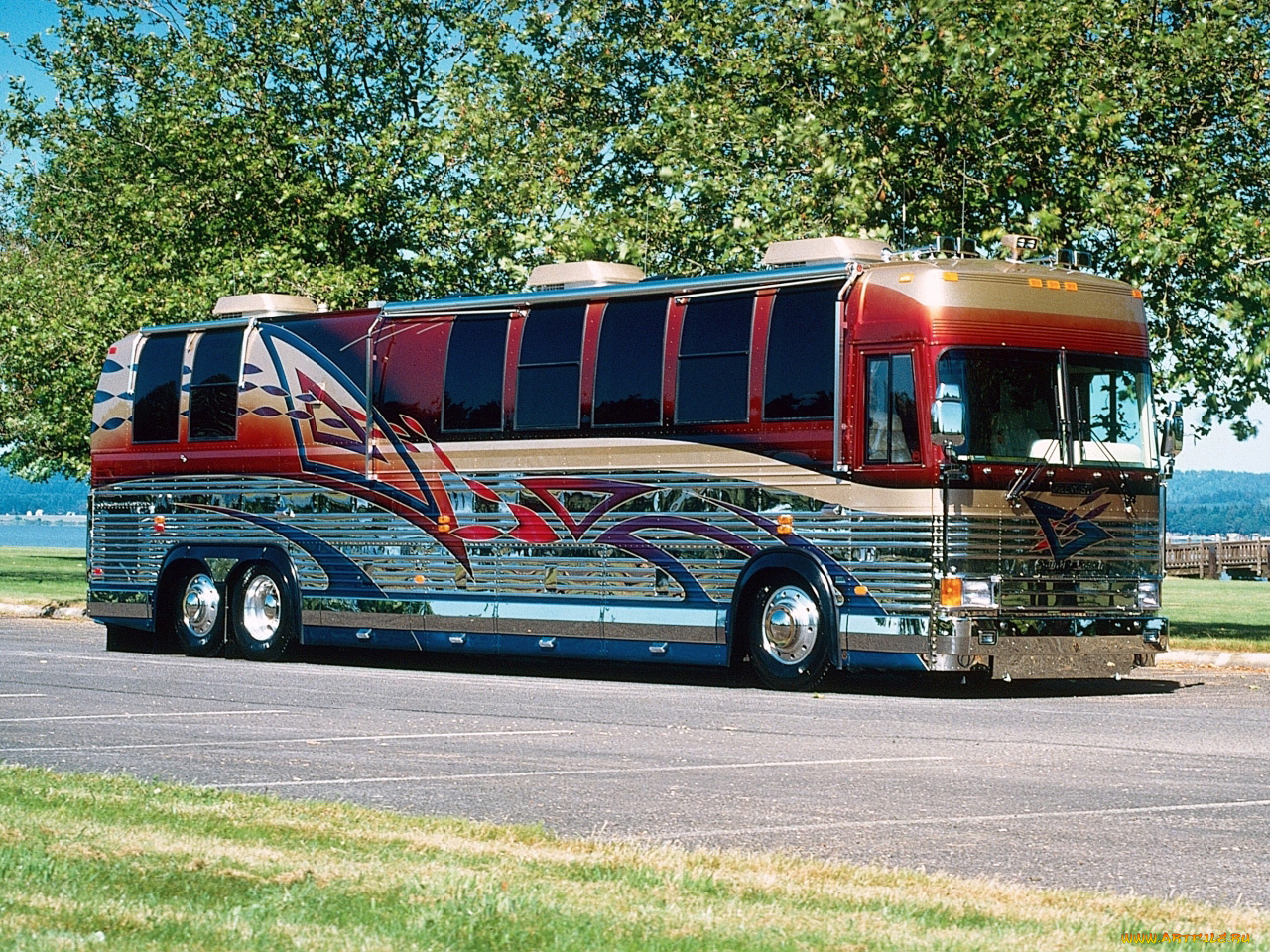 автомобили, автобусы