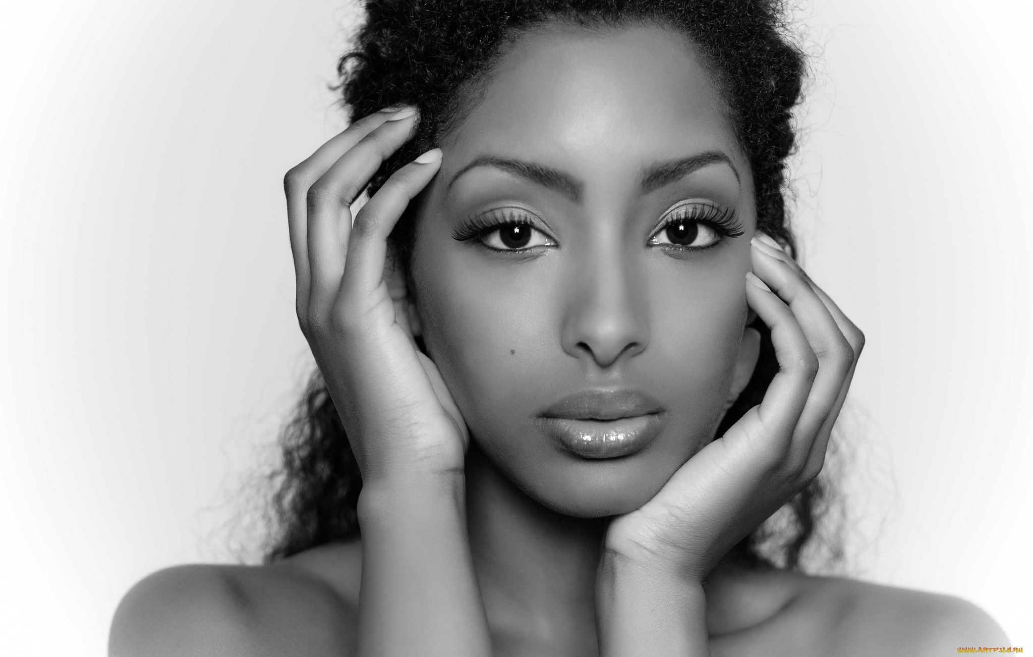 девушки, olayinka, noel, портрет, руки