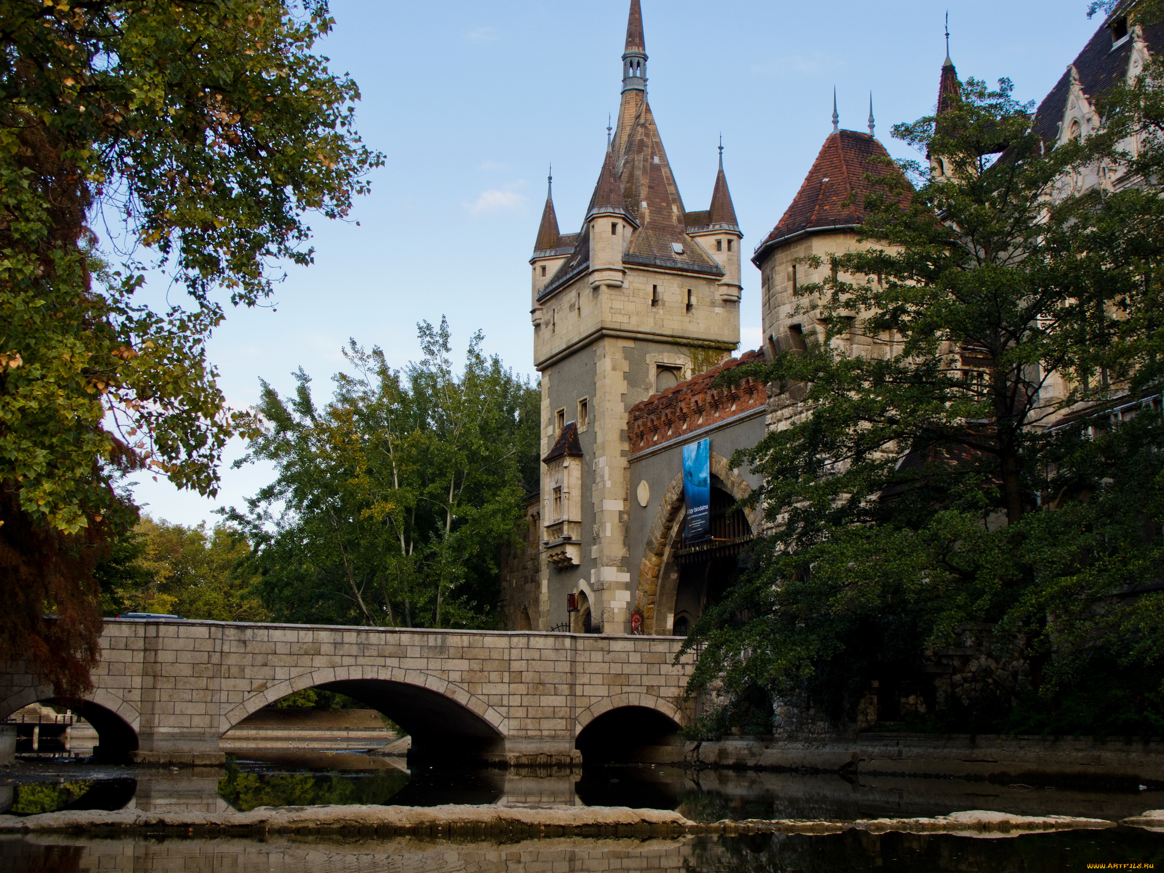 vajdahunyad, castle, , budapest, , hungary, города, -, дворцы, , замки, , крепости, hungary, budapest, vajdahunyad, castle, деревья, мост, река, замок