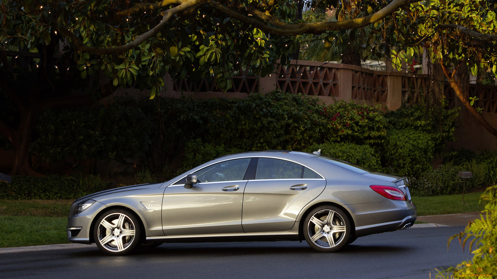 автомобили, mercedes-benz, мерседес, cls, светлый, дорога, забор, деревья