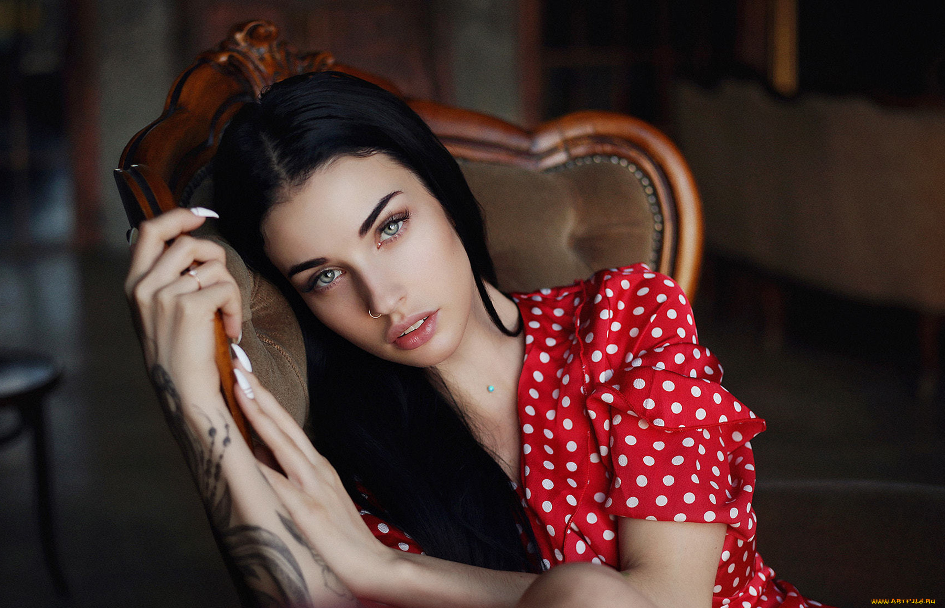 alla, berger, девушки, алла, бергер, alla, berger, алла, красный, платье, бергер, девушка, красотка, красавица, брюнетка, поза, стройная, тату, татуировка, макияж, взгляд