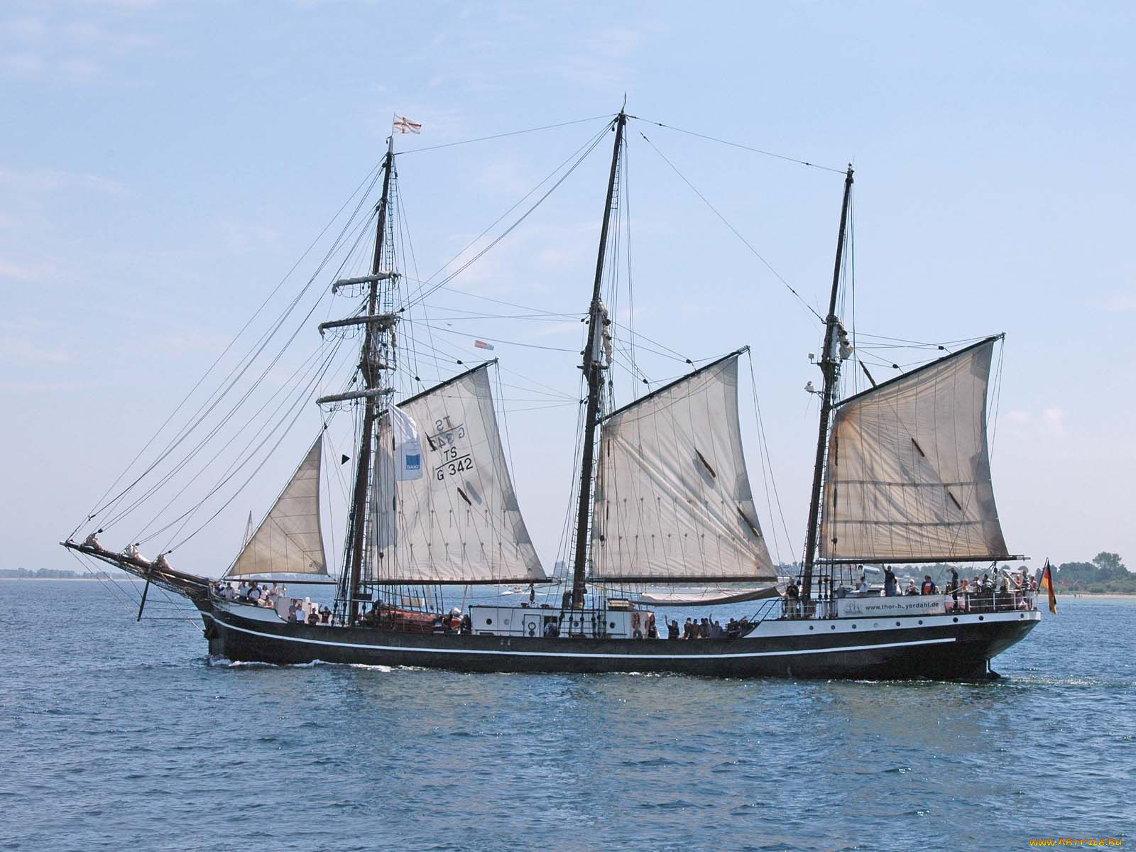 корабли, парусники