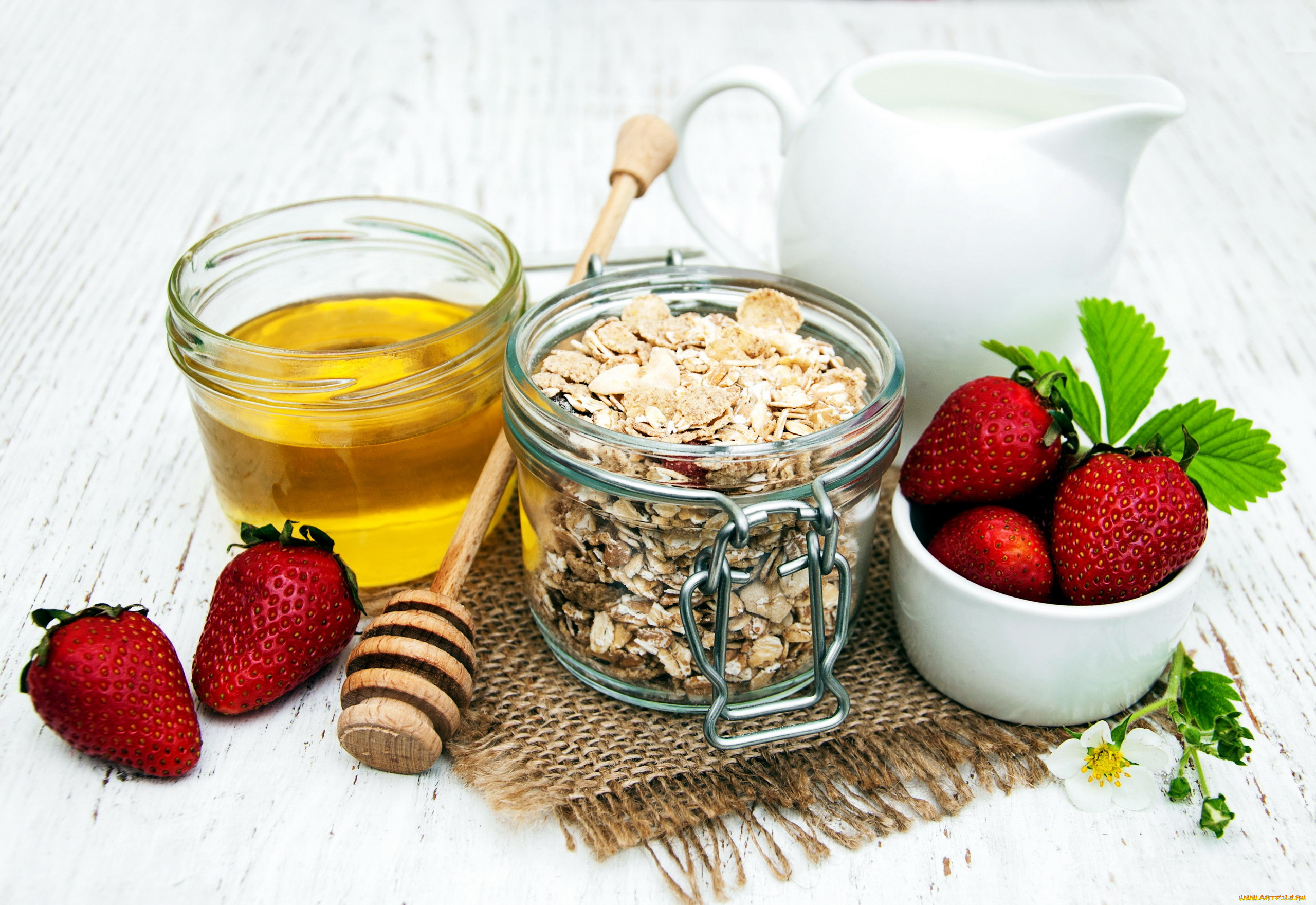 еда, мюсли, , хлопья, клубника, молоко, мед, хлопья